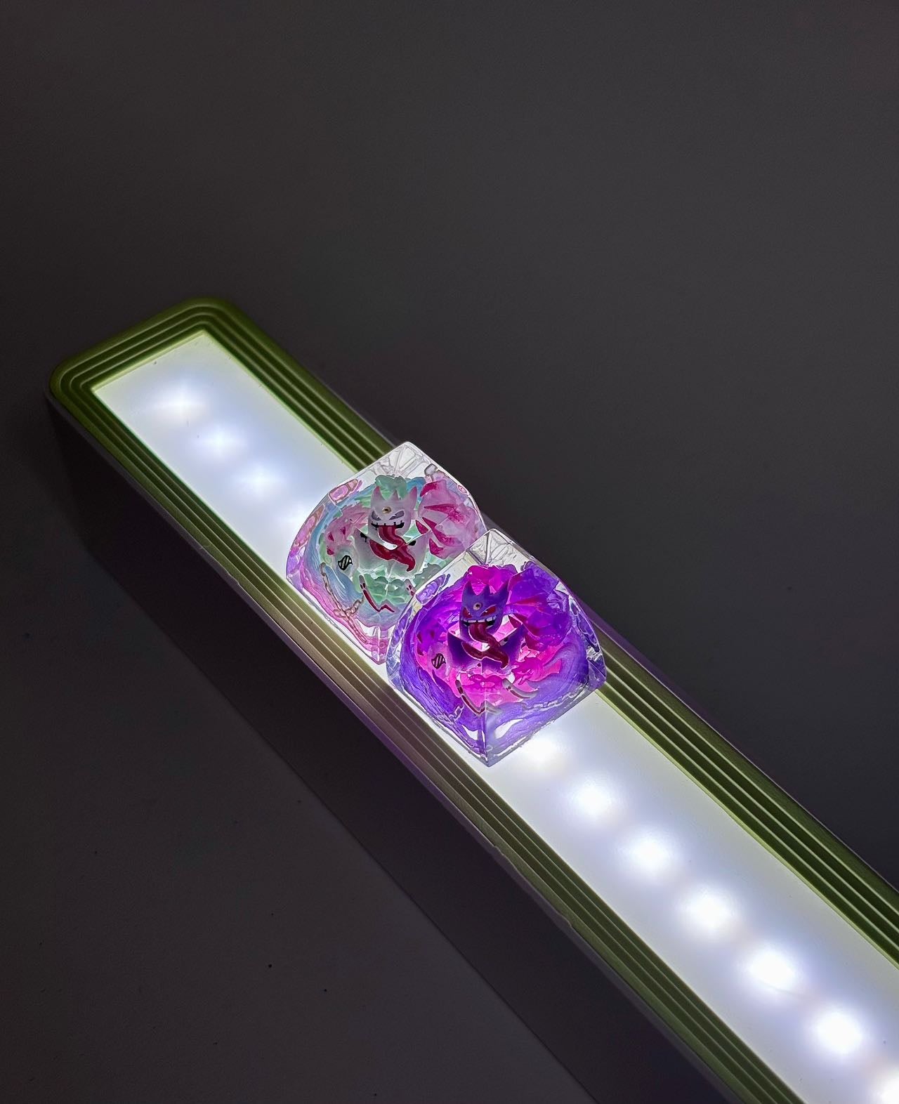 Crystal drops of glue material, mega gengar, Resin artisankeycaps personalized keycaps