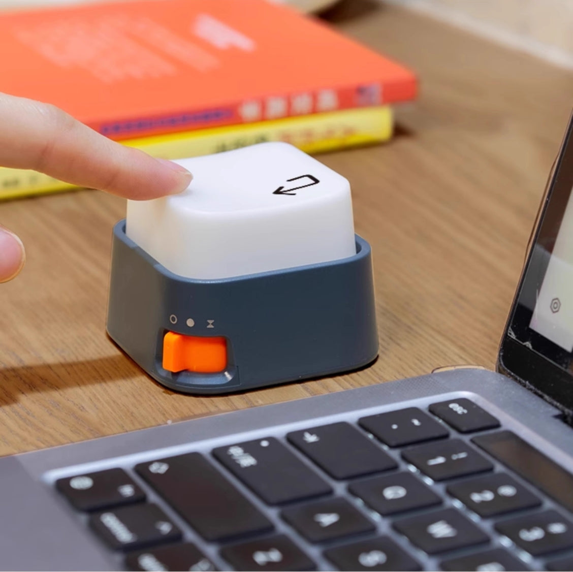 Mini keyboard key light decompression emotional office ornament desktop keycap design small night light charging creative toy