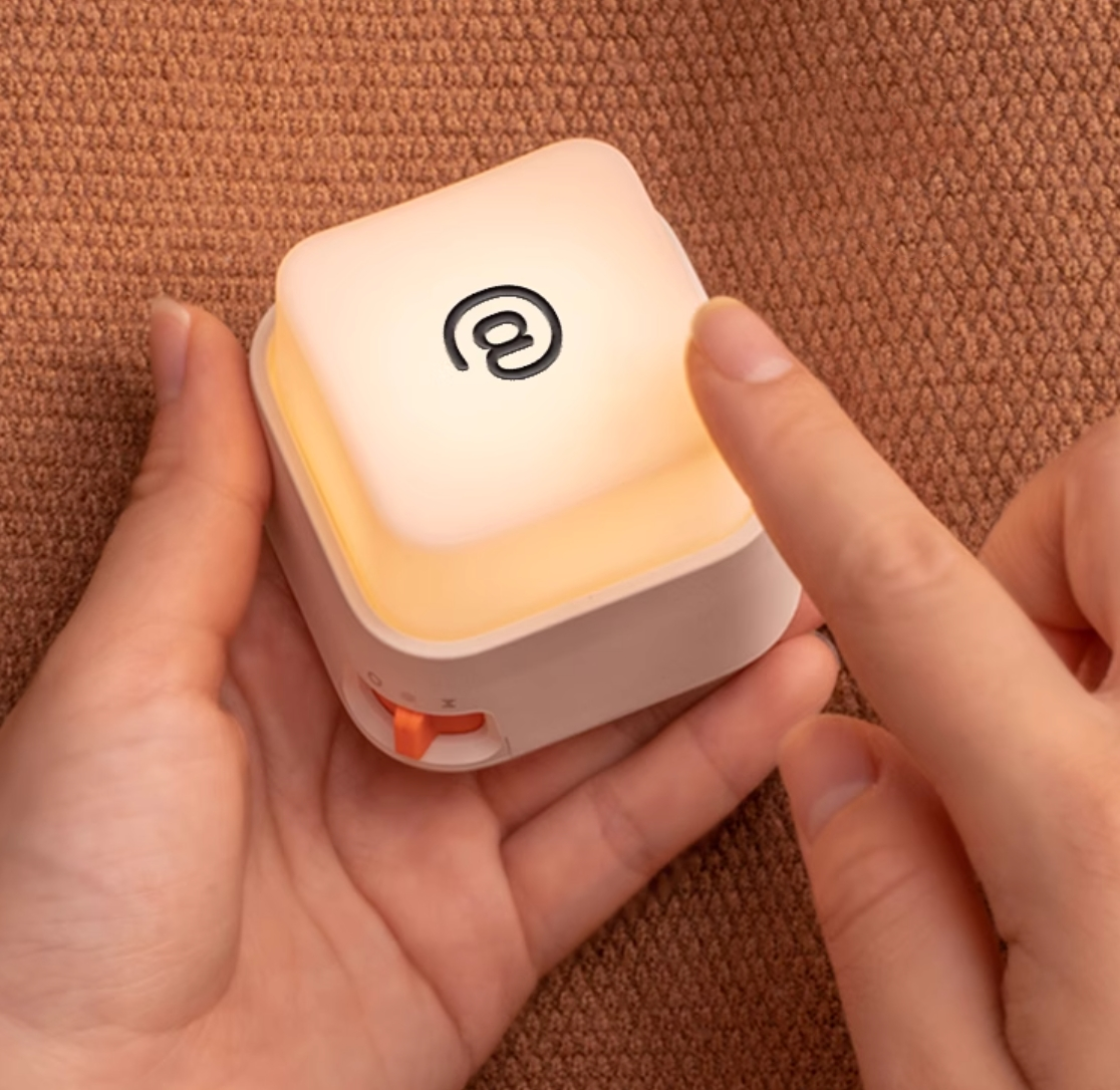 Mini keyboard key light decompression emotional office ornament desktop keycap design small night light charging creative toy