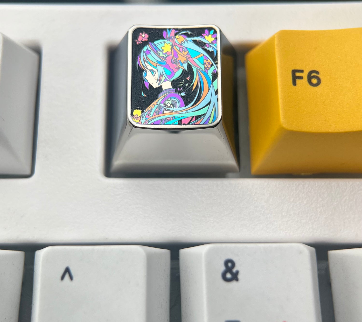 Hatsune Miku, titanium alloy color, 1U metal personality keycap, animation game music character decoration keycap