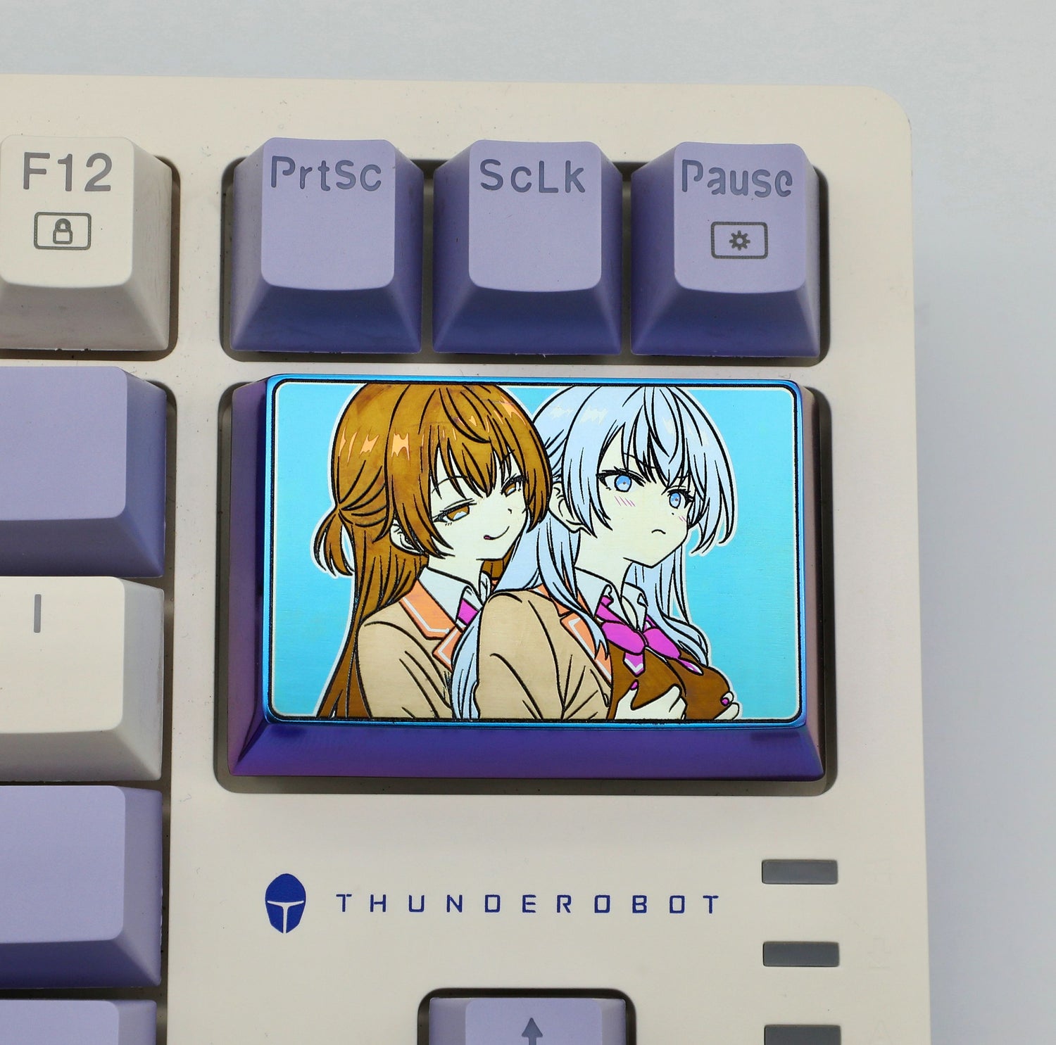 The precious daughter of the boudoir, carved with 6U colored titanium alloy, decorated with mechanical keyboard keycaps