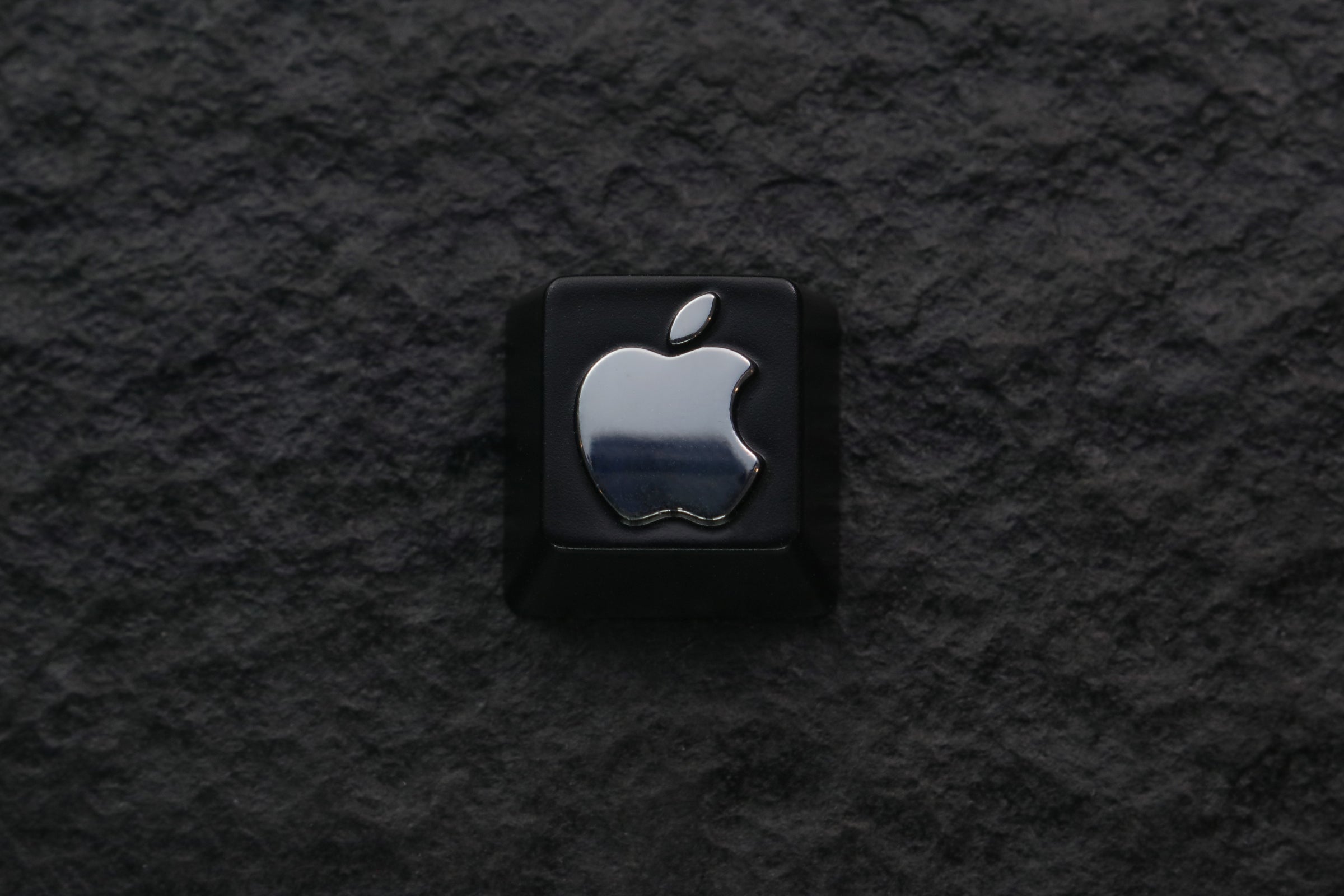 Apple Inc., logo metal CNC personalized keycap mechanical keyboard with zinc aluminum alloy metal personalized embossed keycap keys around the perimeter