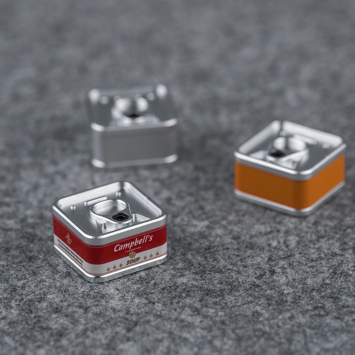 Canned keycaps, CNC aluminum alloy molding, metal personalized keycaps with interchangeable stickers, personalized keycaps, homemade keycaps, mechanical keyboards, creative keycaps