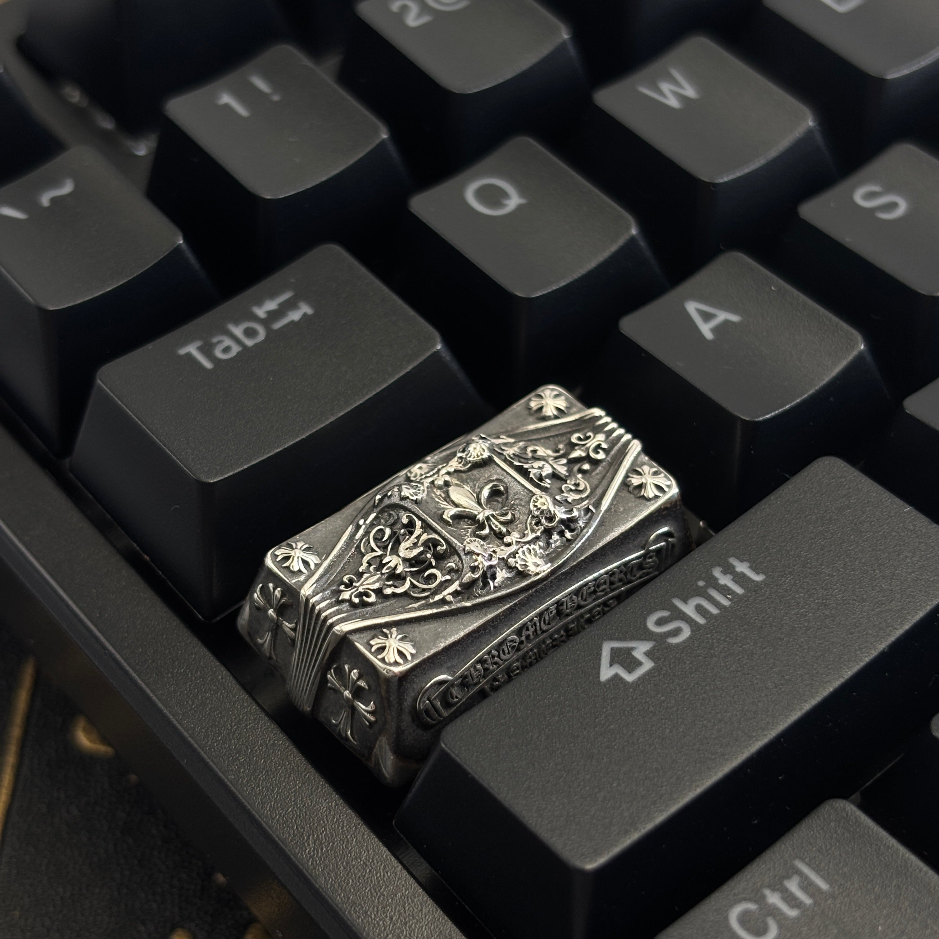 Chrome Hearts style, full keyboard key positions, 925 sterling silver custom trendy cultural keycaps, fashionable and personalized artistic decorative keycaps.