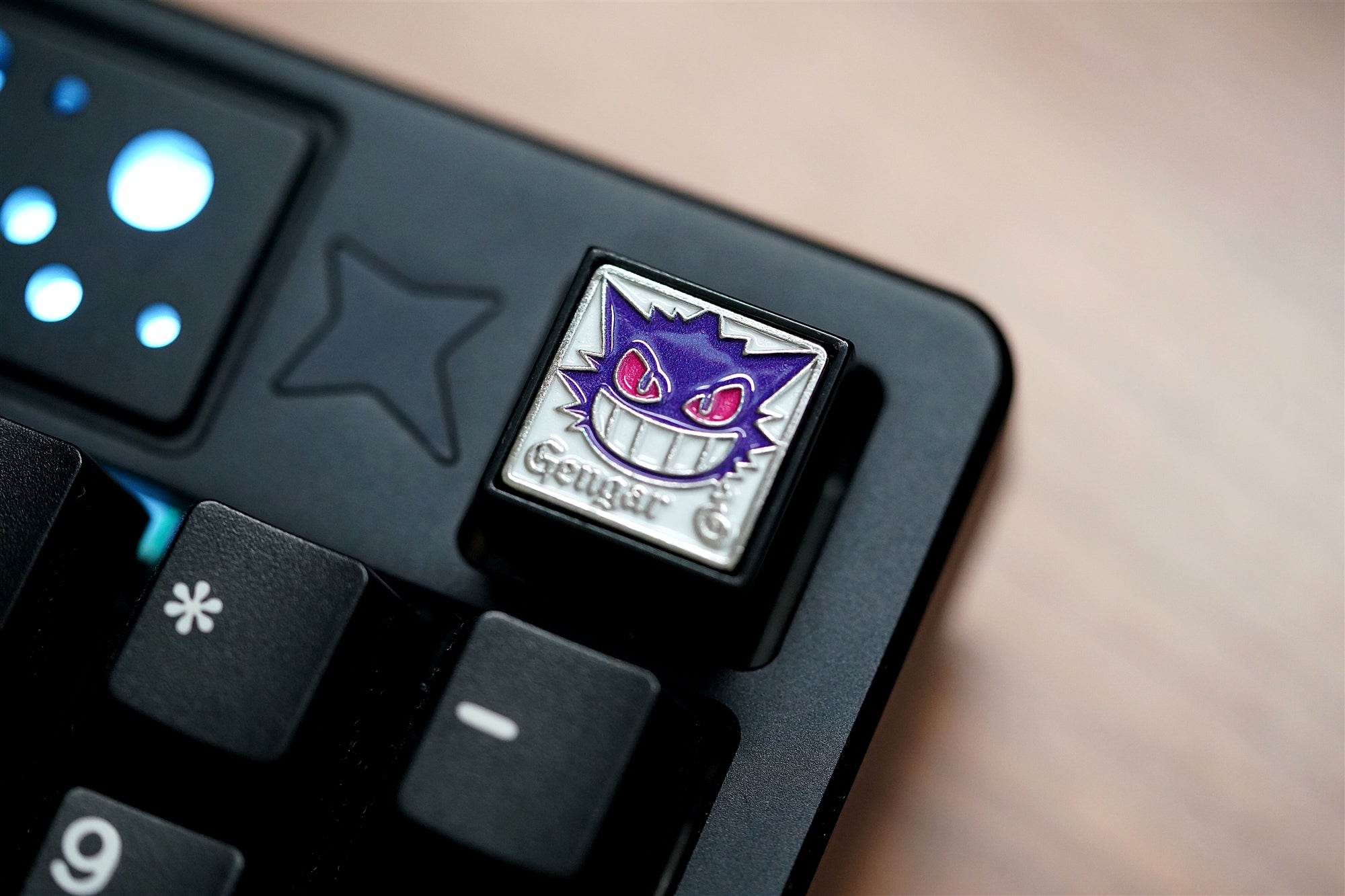 Pok é mon series, Gengar metal enamel material 1U personalized keycaps, anime and game creative decorative keycaps.