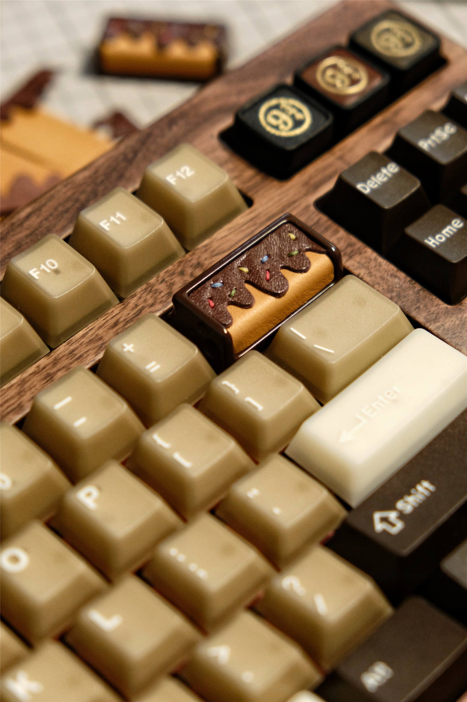 Delicious cake, 2U leather+resin personalized keycaps, mechanical keyboard decorative keycaps, food art creative keycaps