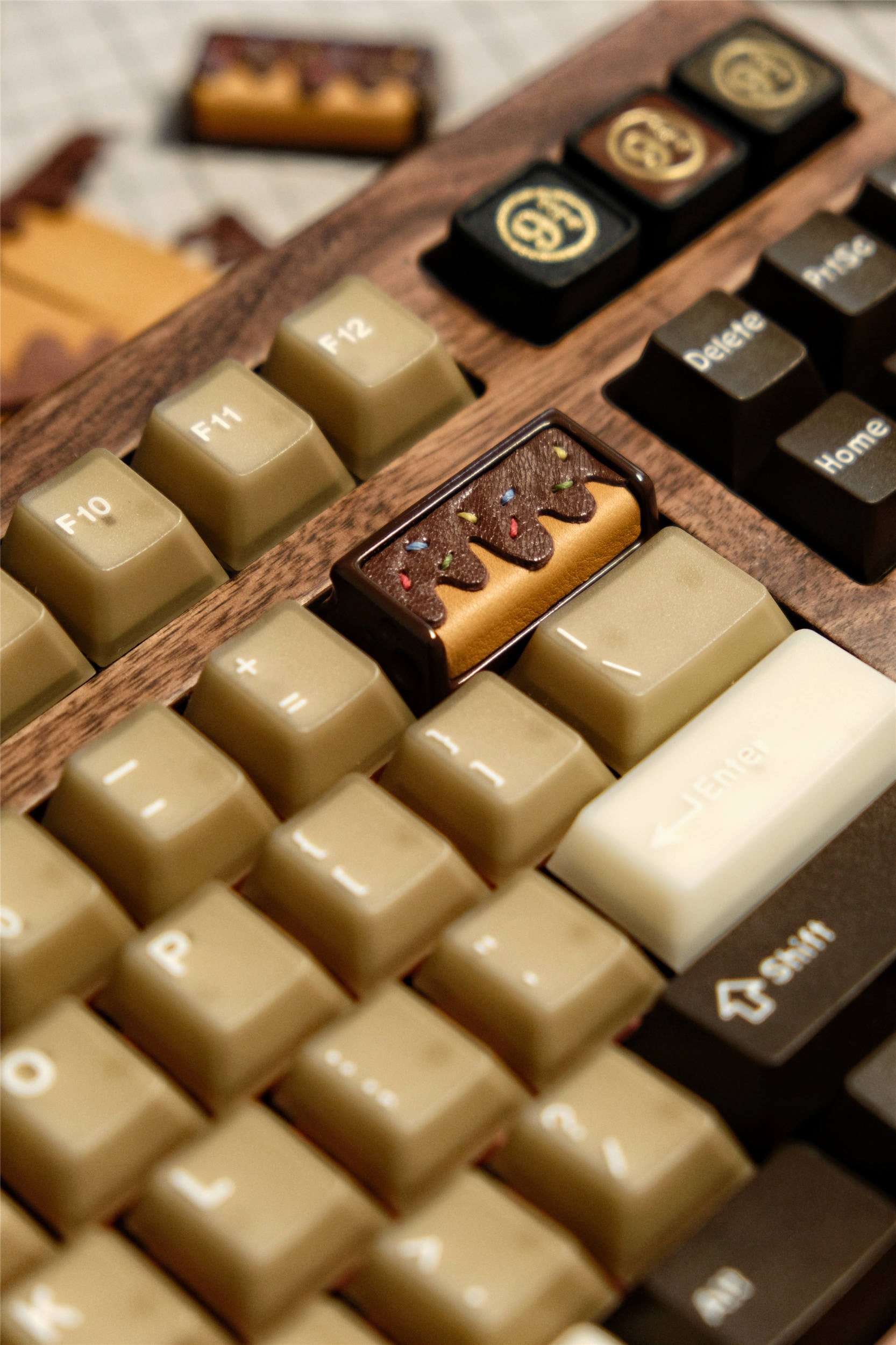 Delicious cake, 2U leather+resin personalized keycaps, mechanical keyboard decorative keycaps, food art creative keycaps