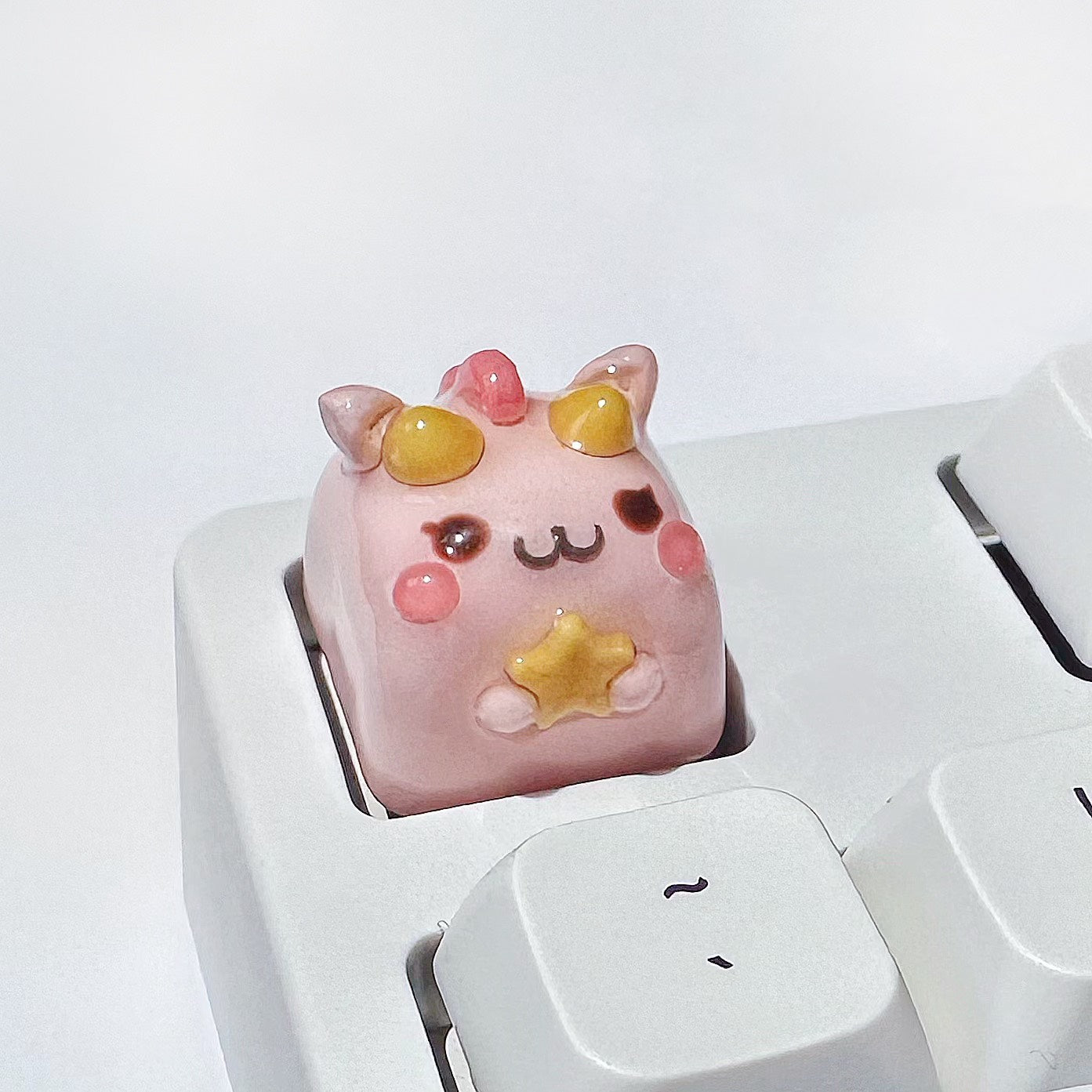 Handmade resin clay, stone plastic clay, personalized keycaps, artisankeycaps, mechanical keyboard decorative keycaps.