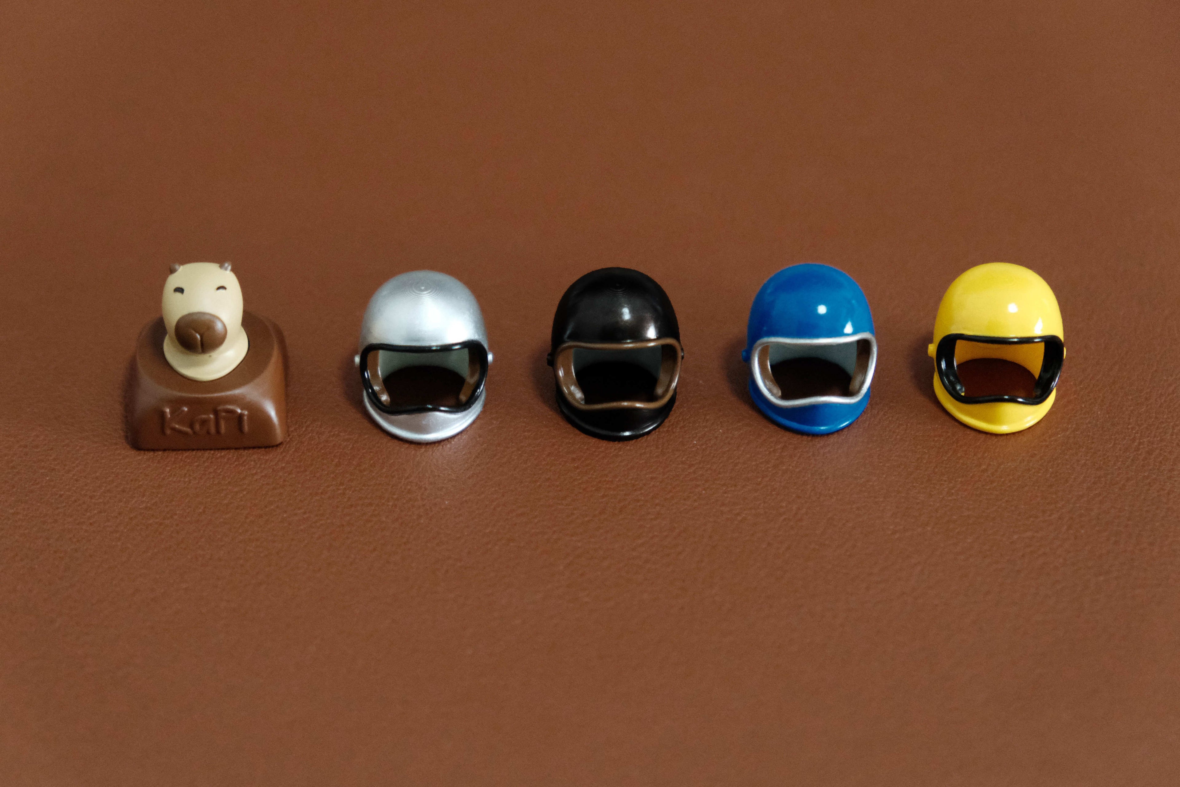 Capybara with helmet, magnetic structure resin keycaps, decorative keycaps