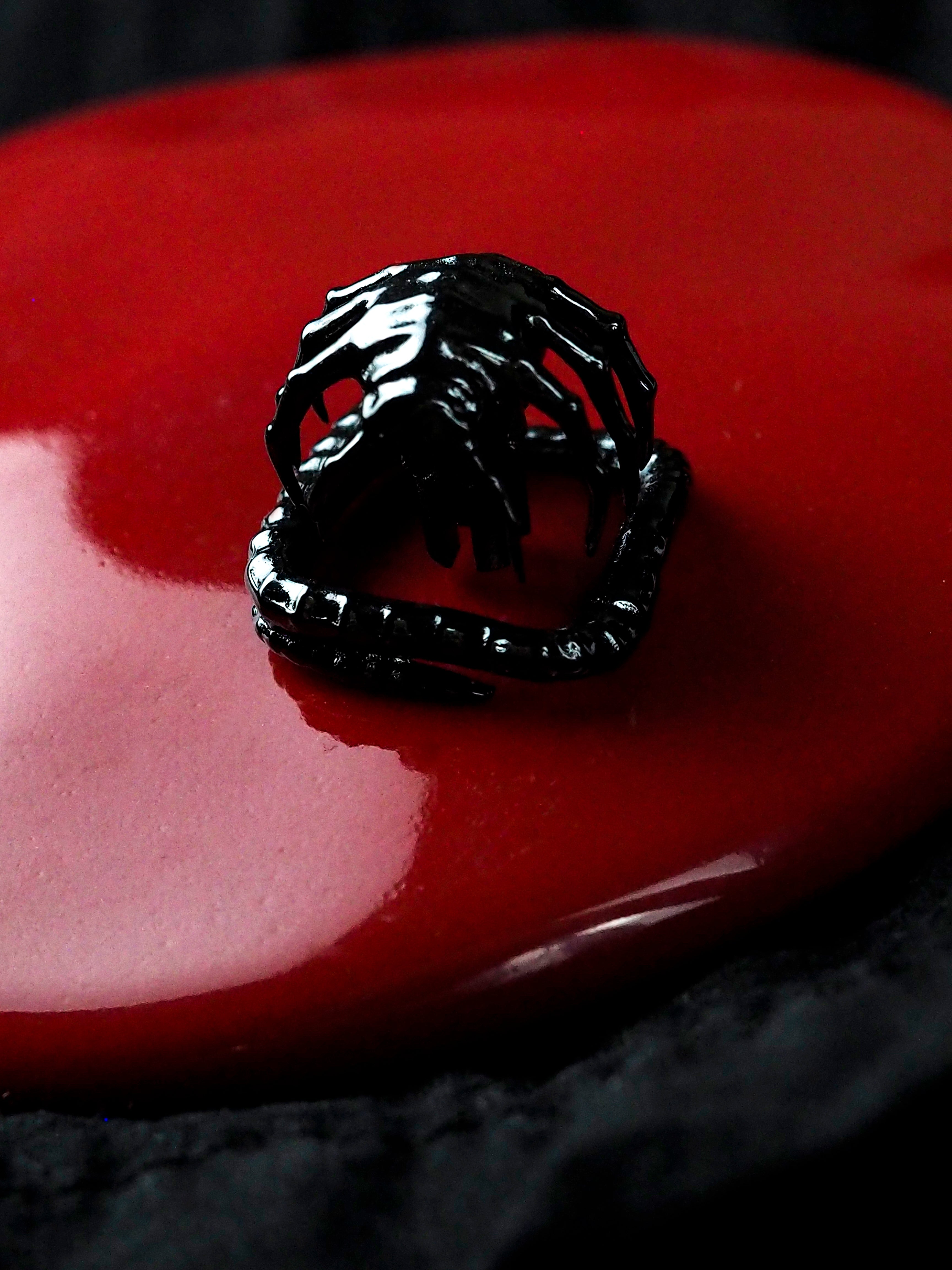 Alien, Facehugger design, 1U metal personalized keycap, metal jewelry craftsmanship for movie peripherals, artistic keycap.