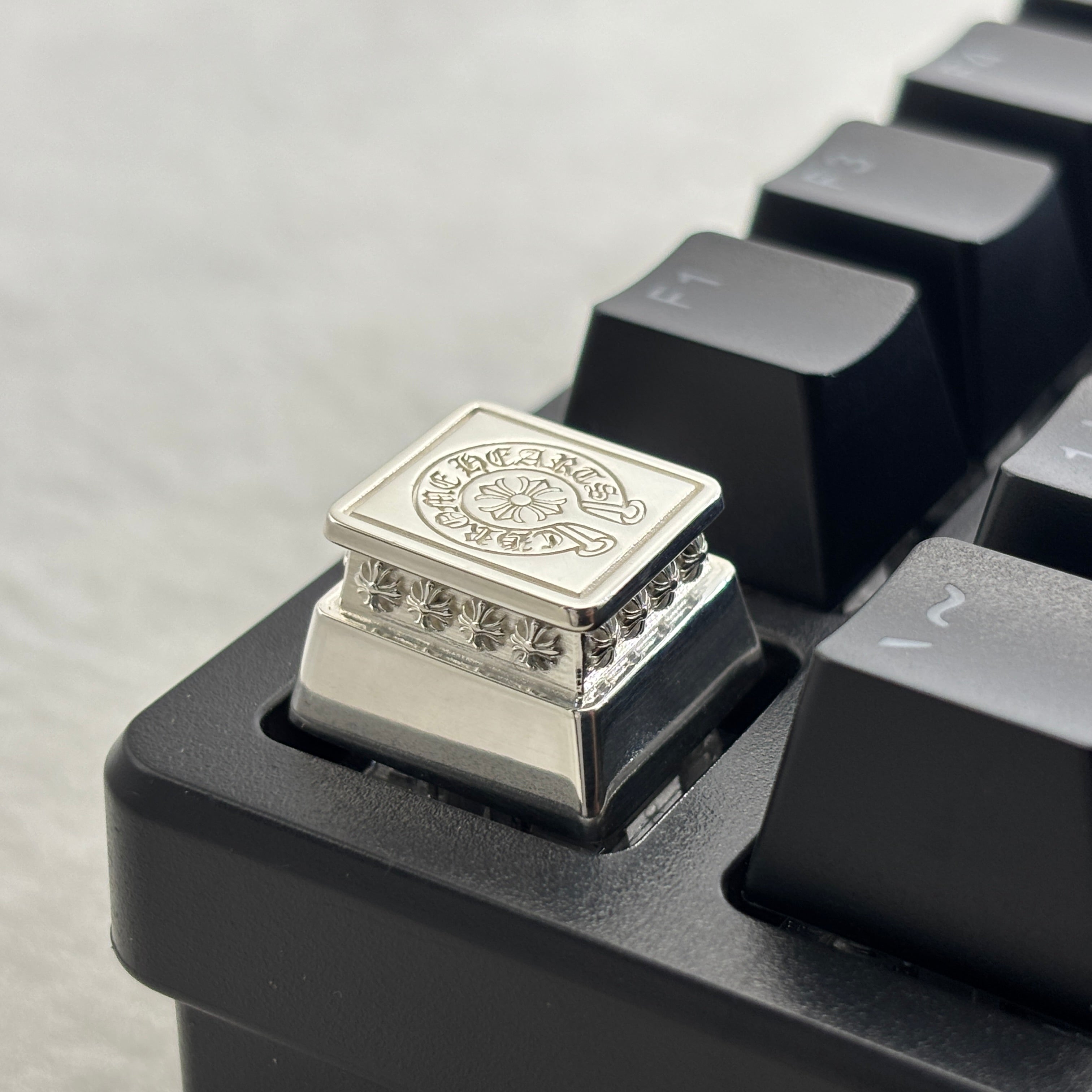 Chrome Hearts style, full keyboard key positions, 925 sterling silver custom trendy cultural keycaps, fashionable and personalized artistic decorative keycaps.