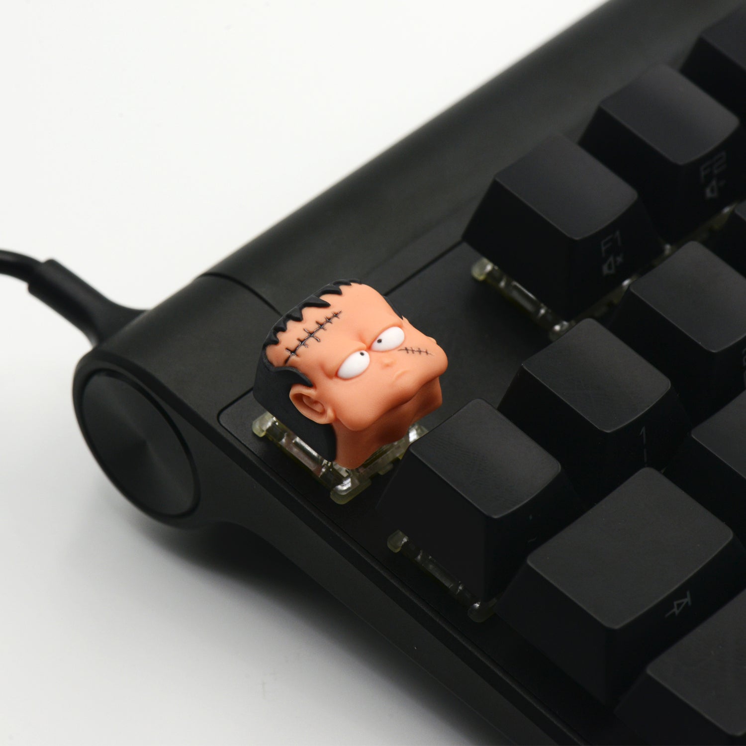 Dragon Ball, Artificial human No. 8, resin molded personalized keycaps, mechanical keyboard decorative keycaps, cartoon character keycaps.