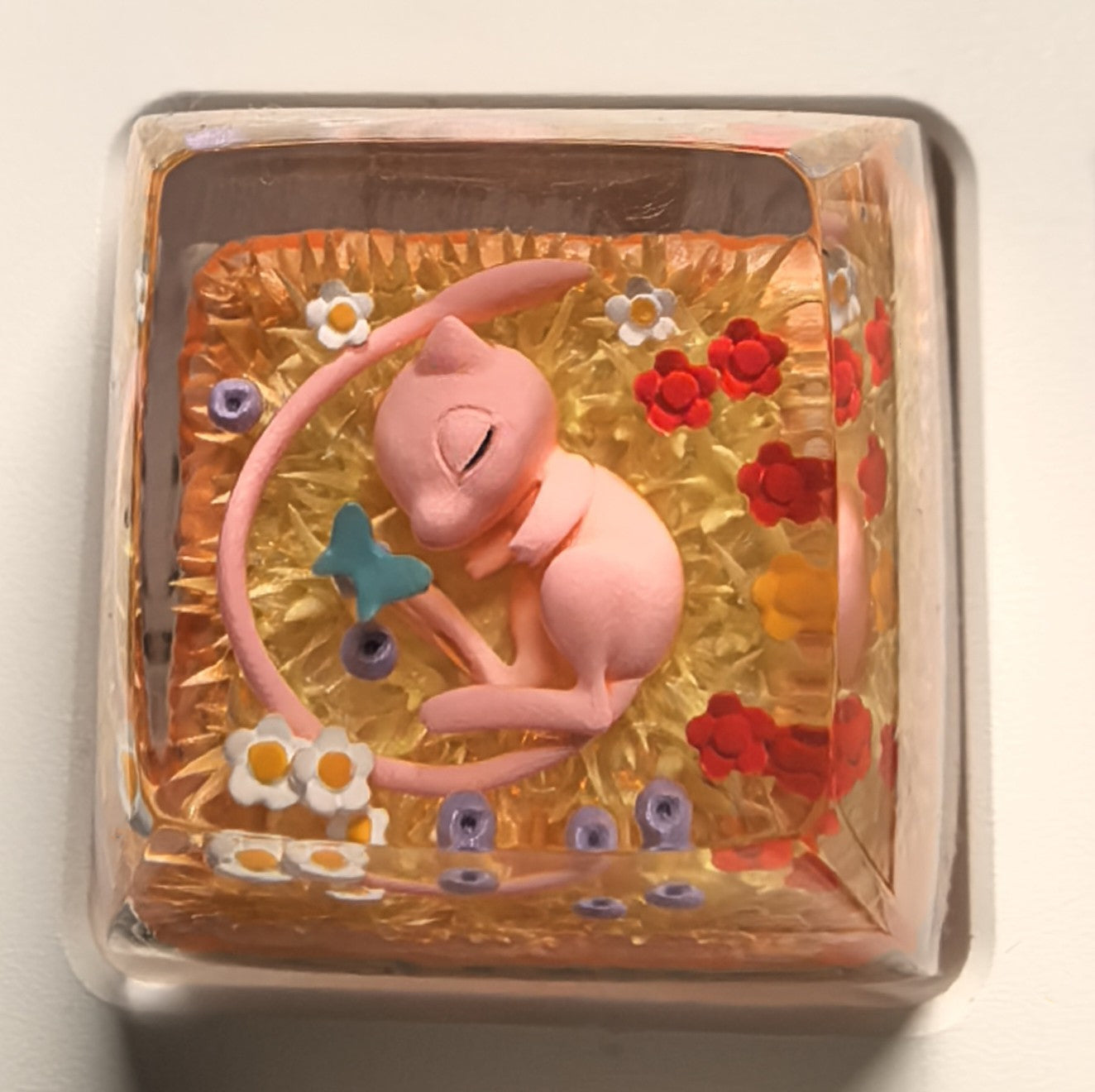Pok é mon, Mew, Crystal drops of glue material keycaps, creative and personalized keycaps for anime and games