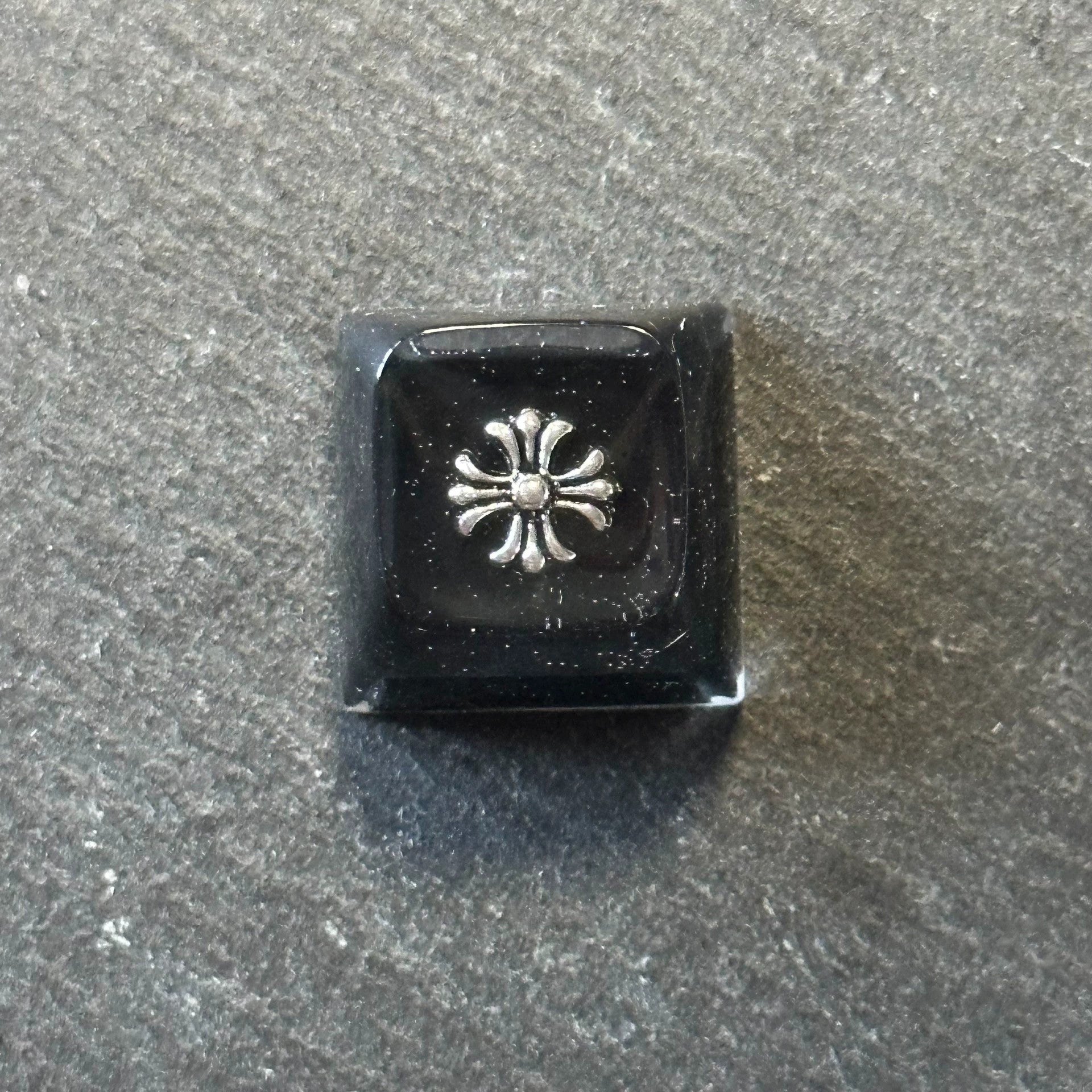 Chrome Hearts, Crystal drops of glue series, trendy fashion items, personalized keycaps, handmade keycaps