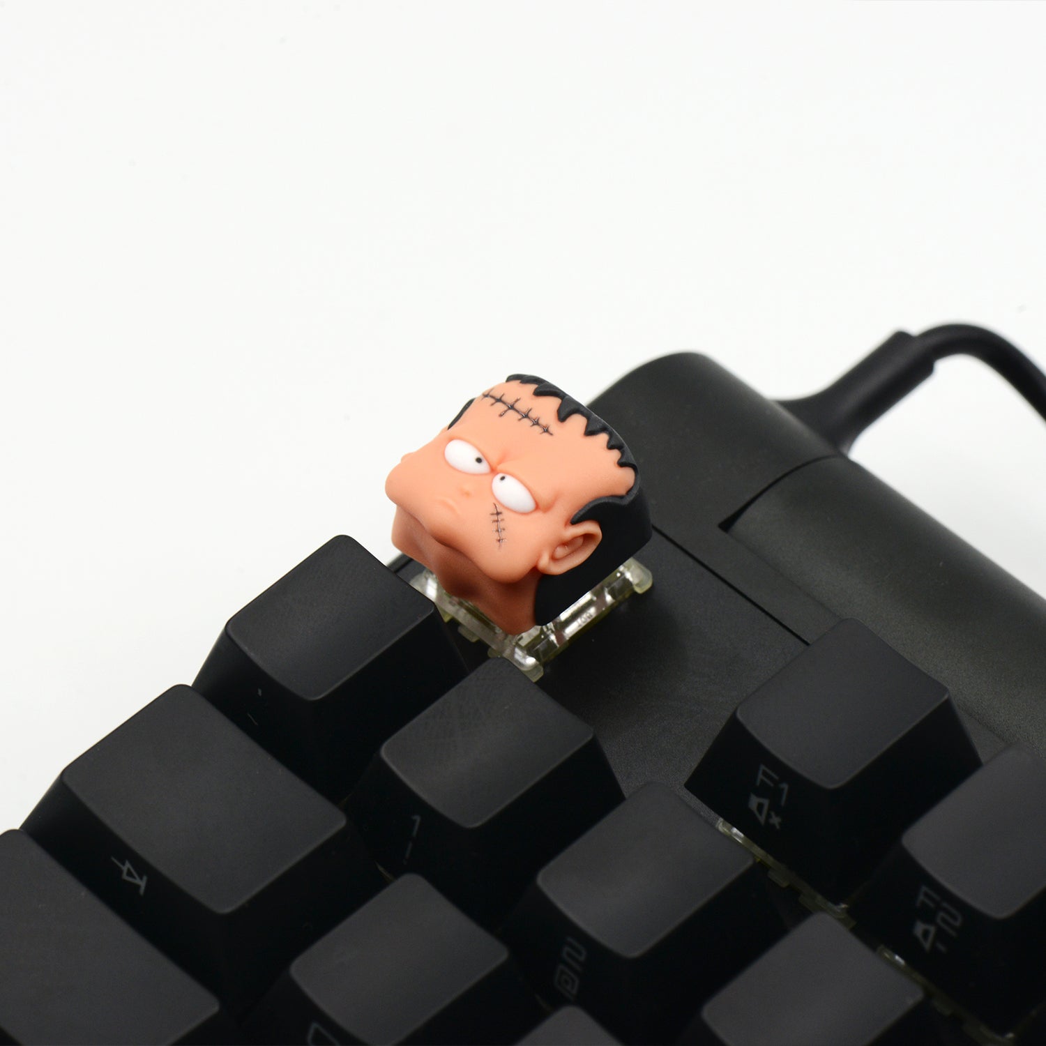 Dragon Ball, Artificial human No. 8, resin molded personalized keycaps, mechanical keyboard decorative keycaps, cartoon character keycaps.