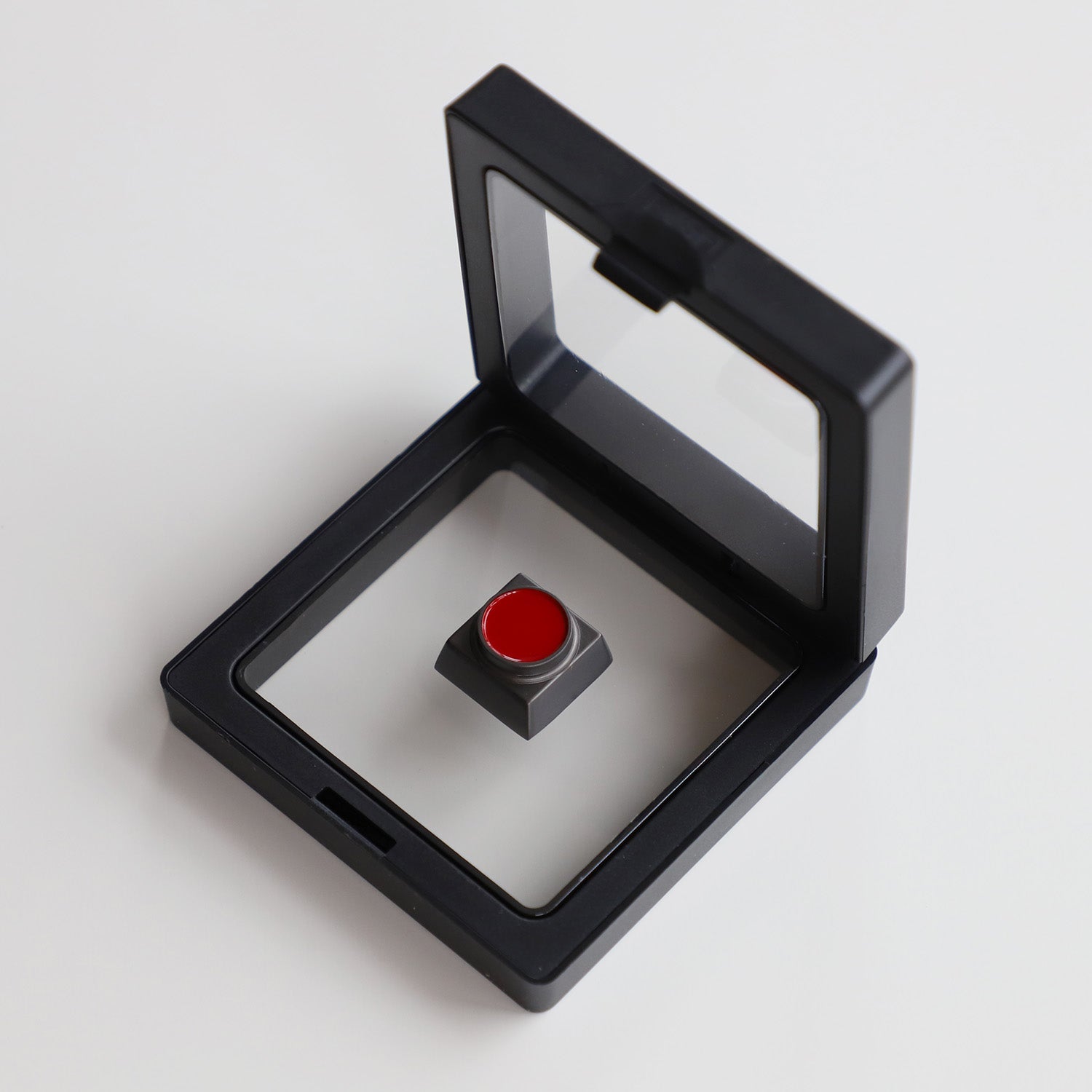 4-color buttons, personalized keycaps for traffic and green light buttons, metal material keycaps for buttons.