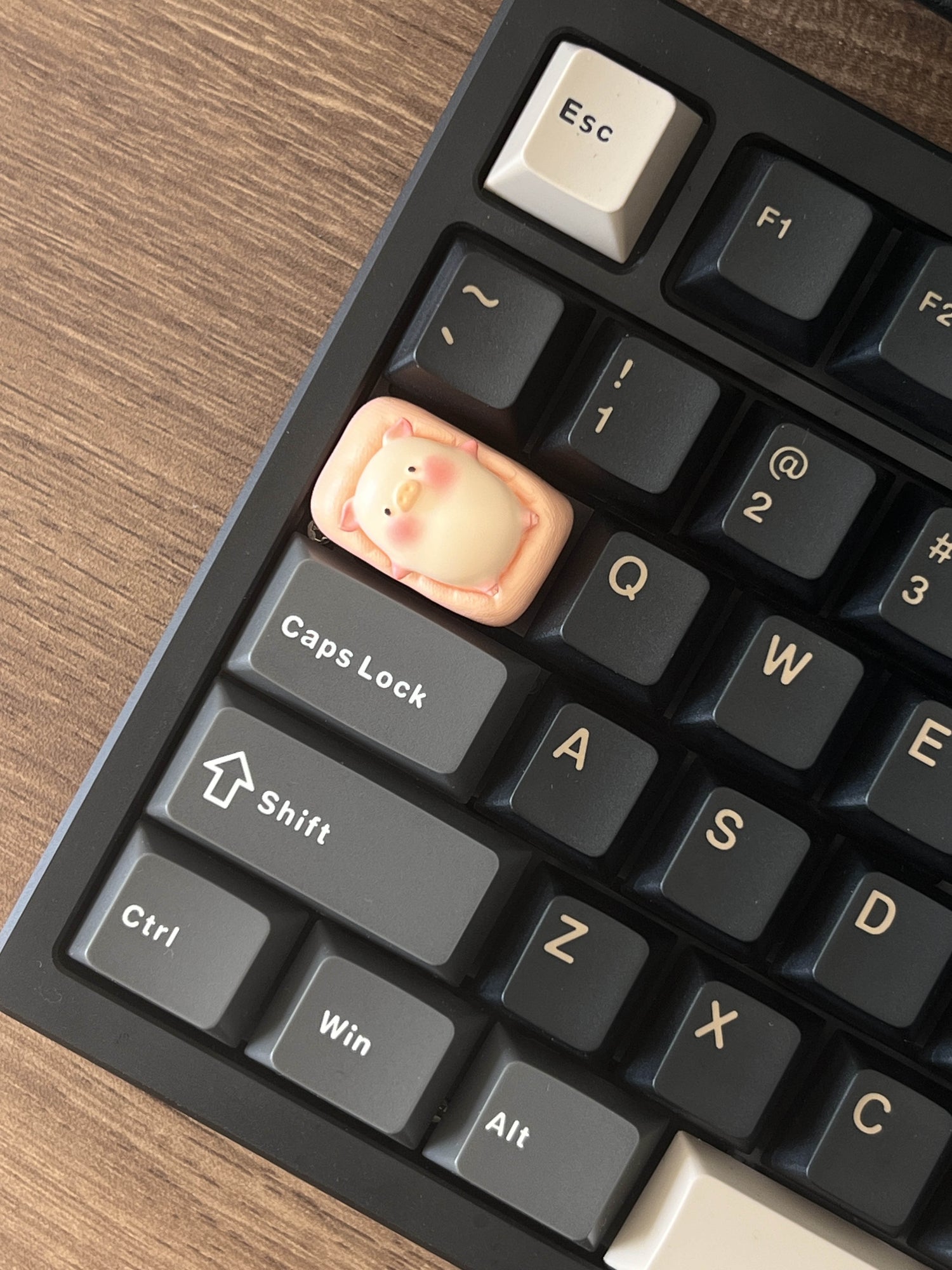 Lying flat pig personality keycap handmade resin cute keycap mechanical keyboard keycap