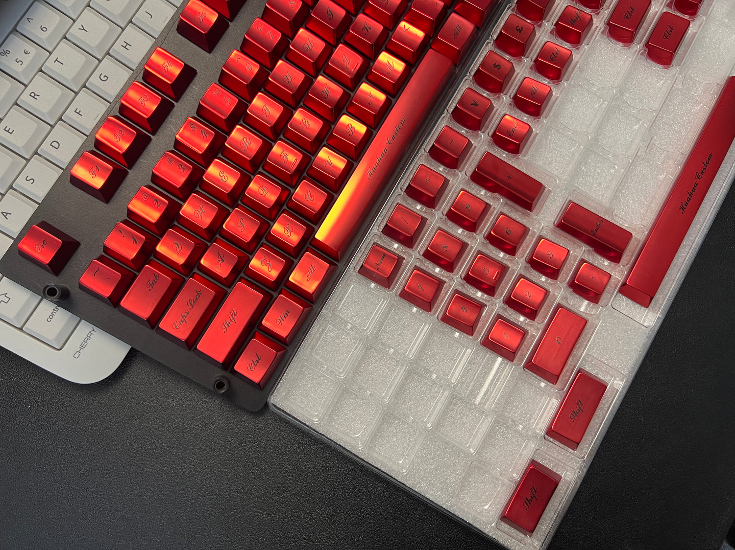 Metal electrophoretic red, floral font, metal set personalized keycap series.