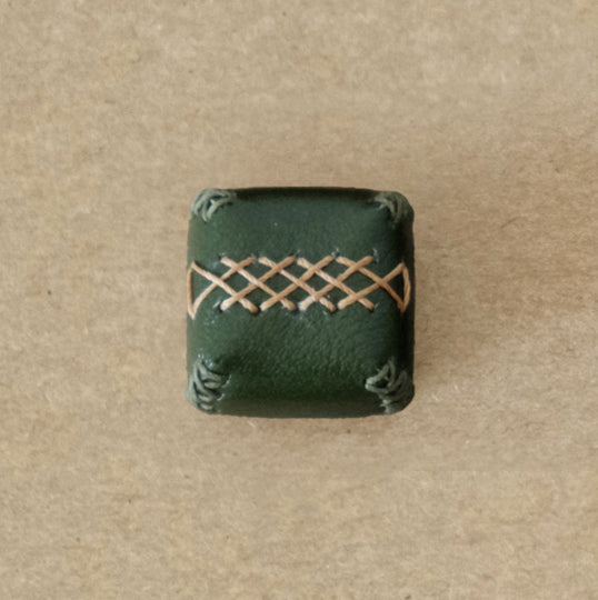 Leather material personalized keycaps, leather stitched retro artisan keycaps, mechanical keyboard decorative keycaps.