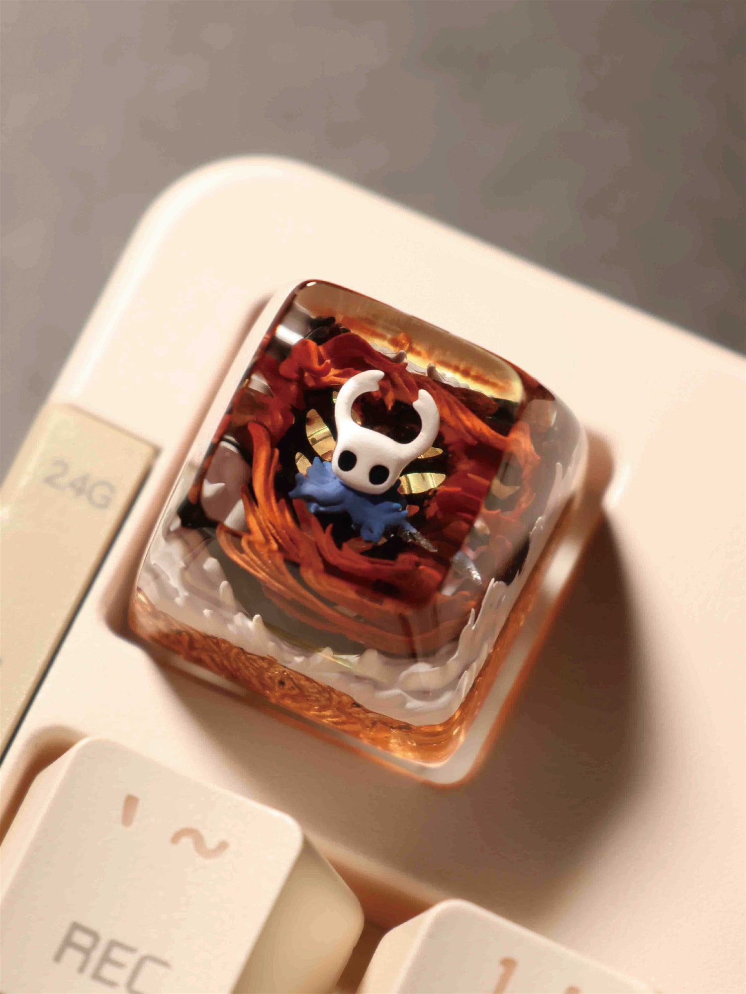 Hollow Knight, Crystal drops of glue personalized keycaps, game art keycaps, decorative keycaps