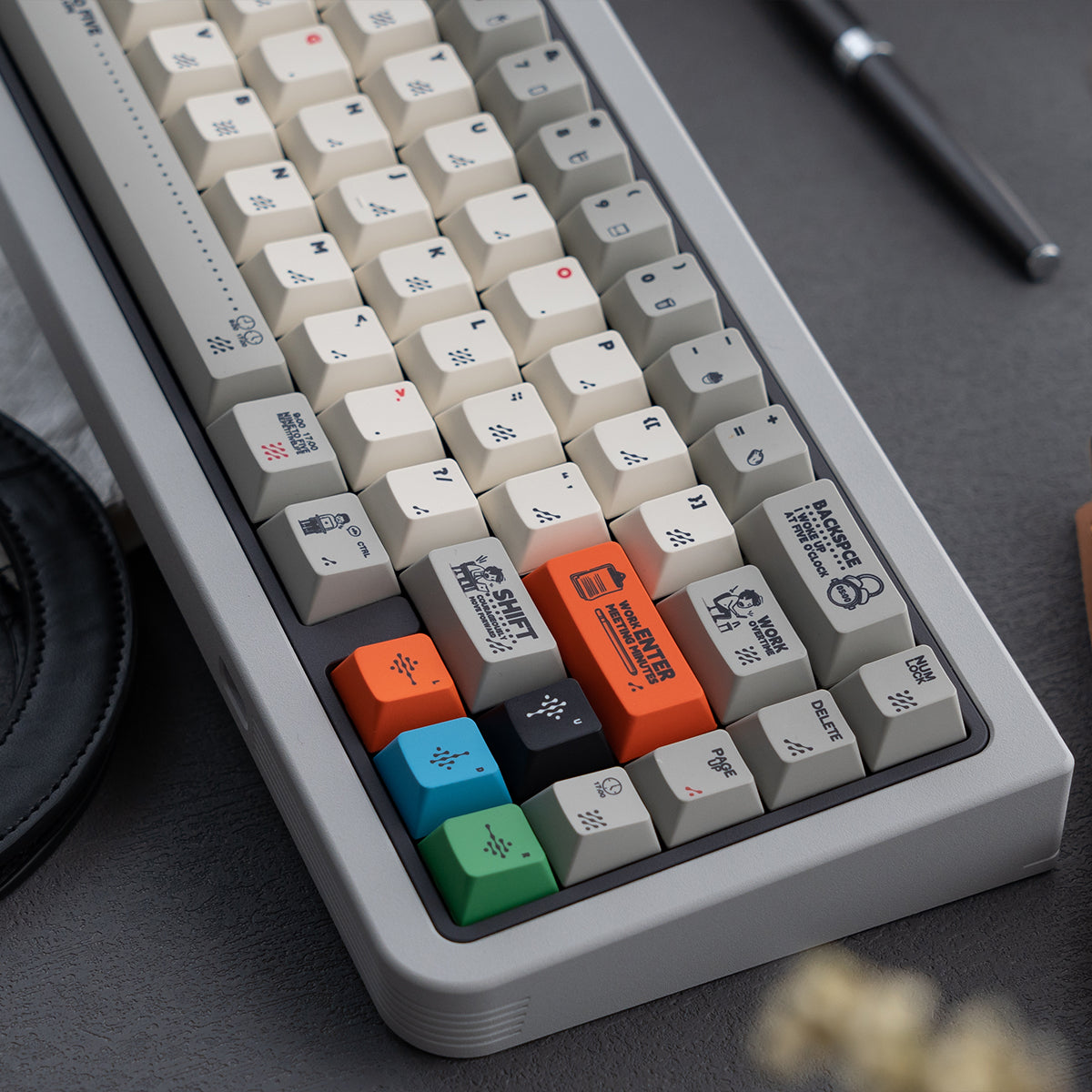 Early work and late return theme mechanical keyboard keycap complete set PBT heat sublimation original factory highly personalized keycap set