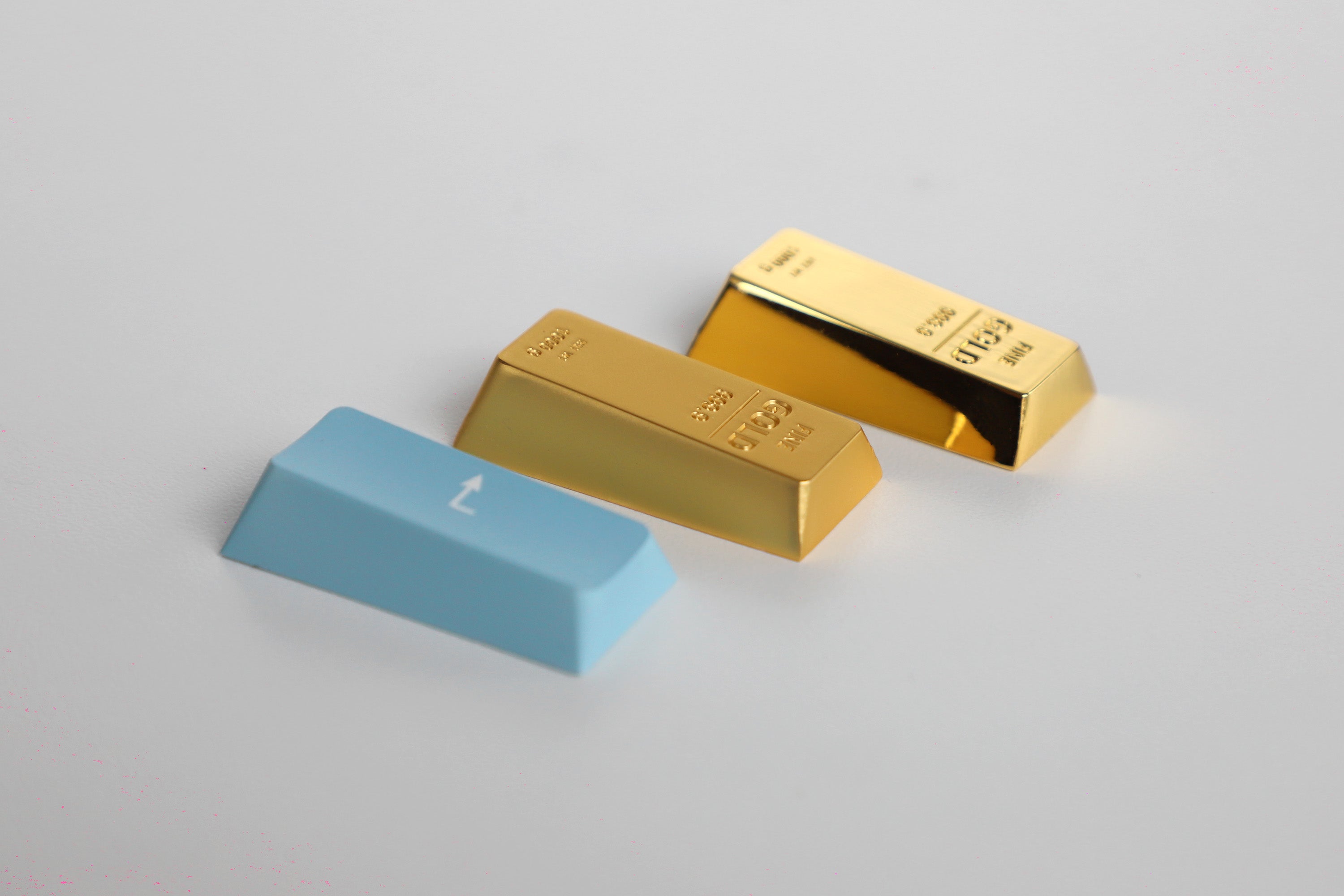 Metal personalized keycaps, featuring gold bar and gold brick shaped enter keys, made of zinc alloy material with original height, including enter and ESC keys