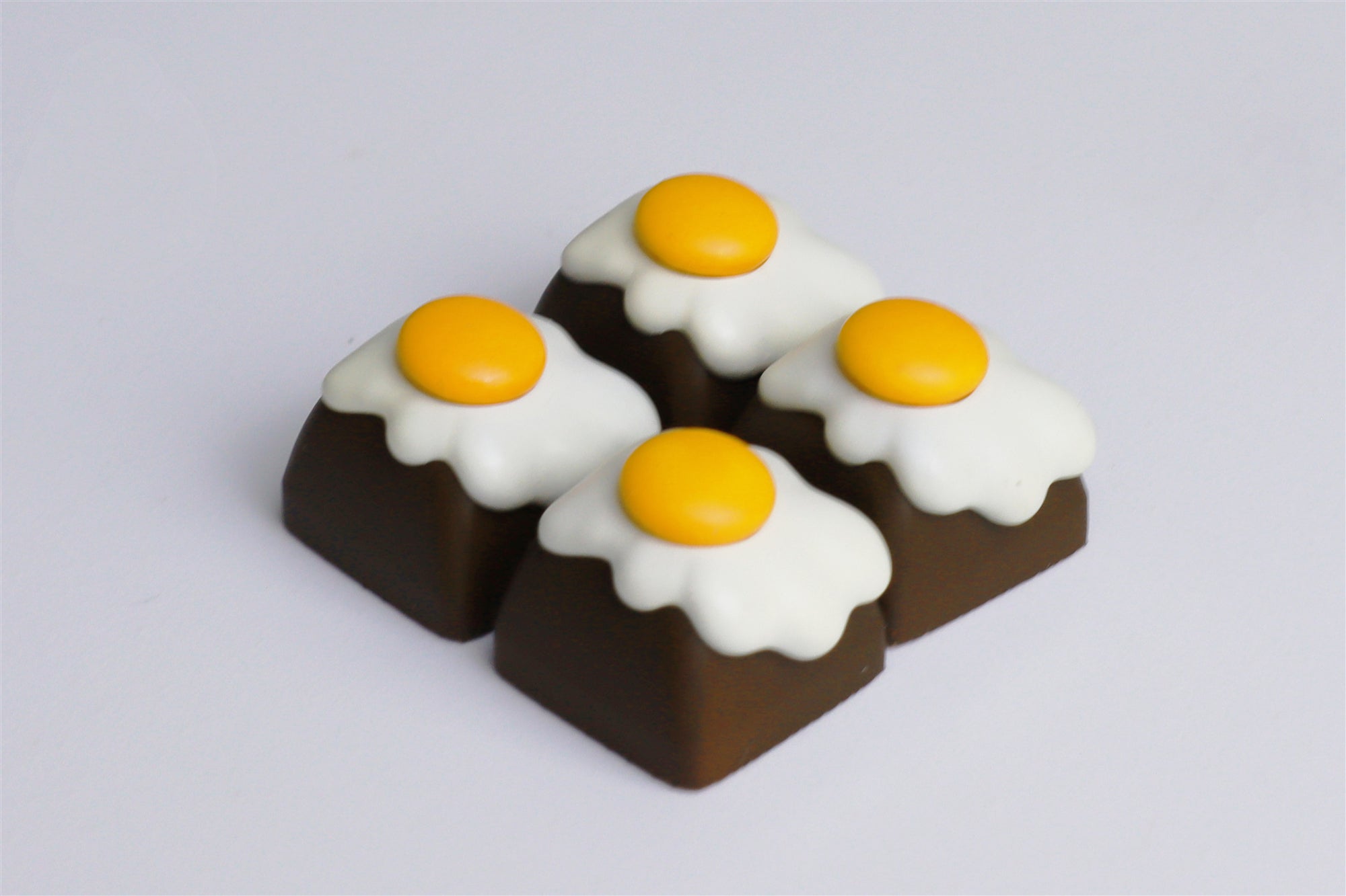 Fried egg shaped personalized keycaps, resin artistic creative keycaps, mechanical keyboard decorative keycaps.