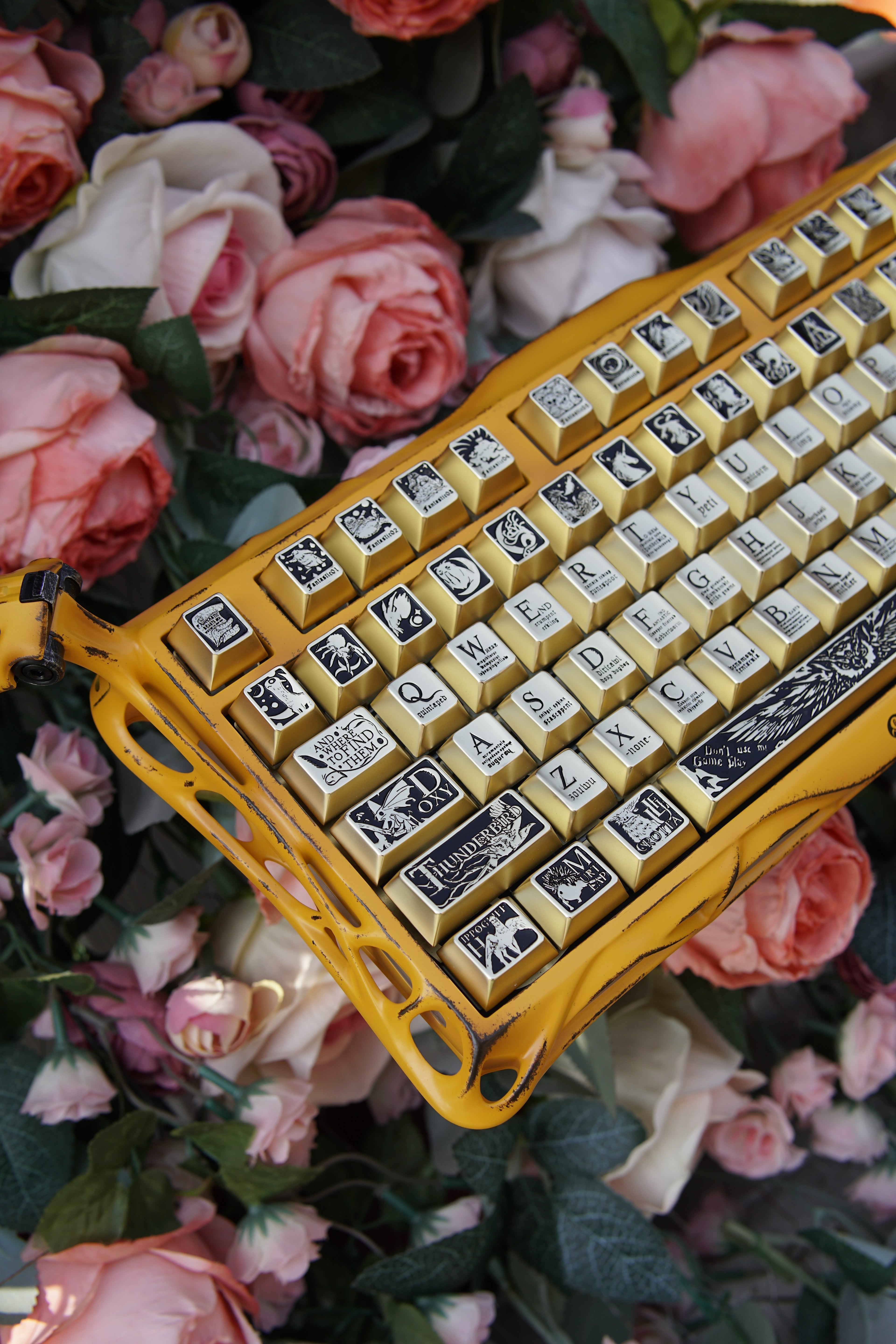 Fantastic Beasts theme, metal laser carved keycaps set, personalized keycaps made of zinc alloy material.