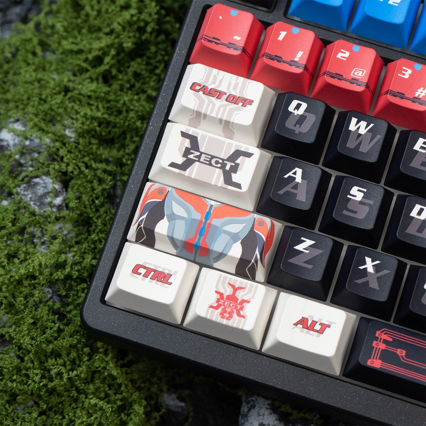 Masked Rider Kabuto mechanical keyboard keycaps anime personality PBT heat sublimation original factory height set keycaps.