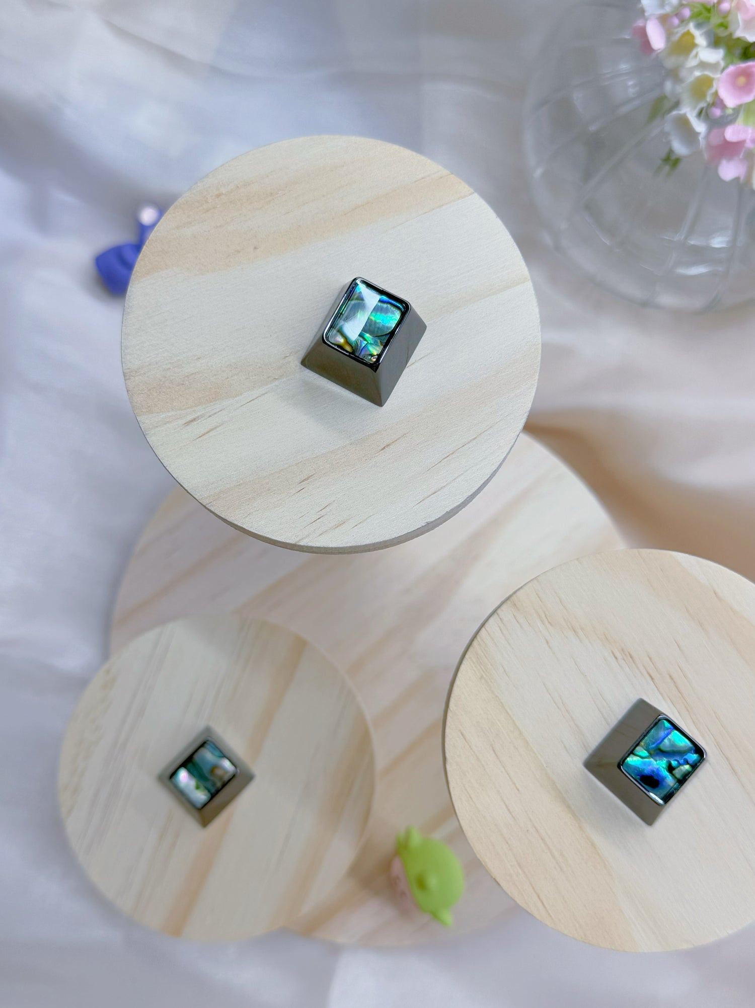 Shell keycaps Aurora color original factory R4 metal shell keycaps, personalized keycaps, decorative colorful creative keycaps