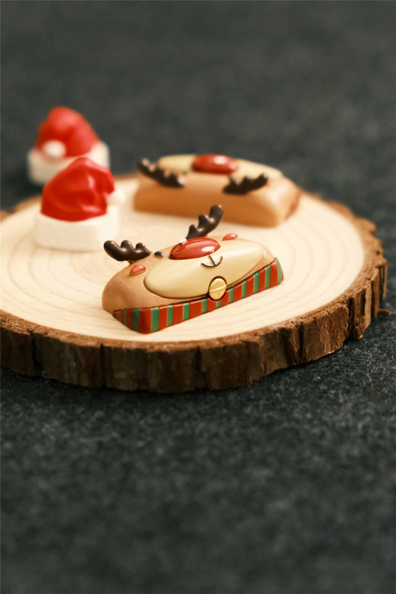 Original design: Christmas reindeer 2.25U keycaps, mechanical keycaps, return keycaps, personalized keycaps, colorful artistic keycaps, decorative keycaps
