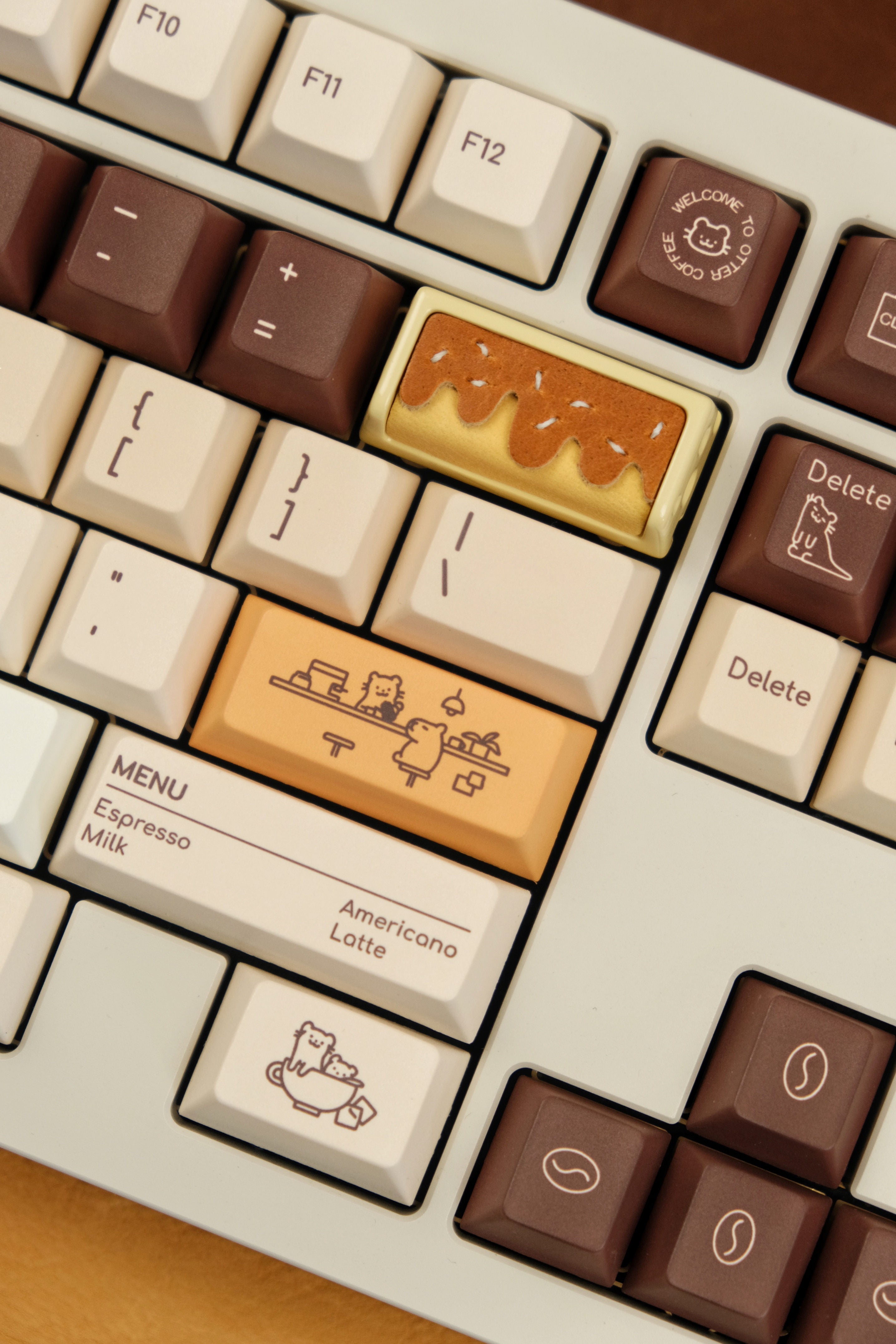 Delicious cake, 2U leather+resin personalized keycaps, mechanical keyboard decorative keycaps, food art creative keycaps