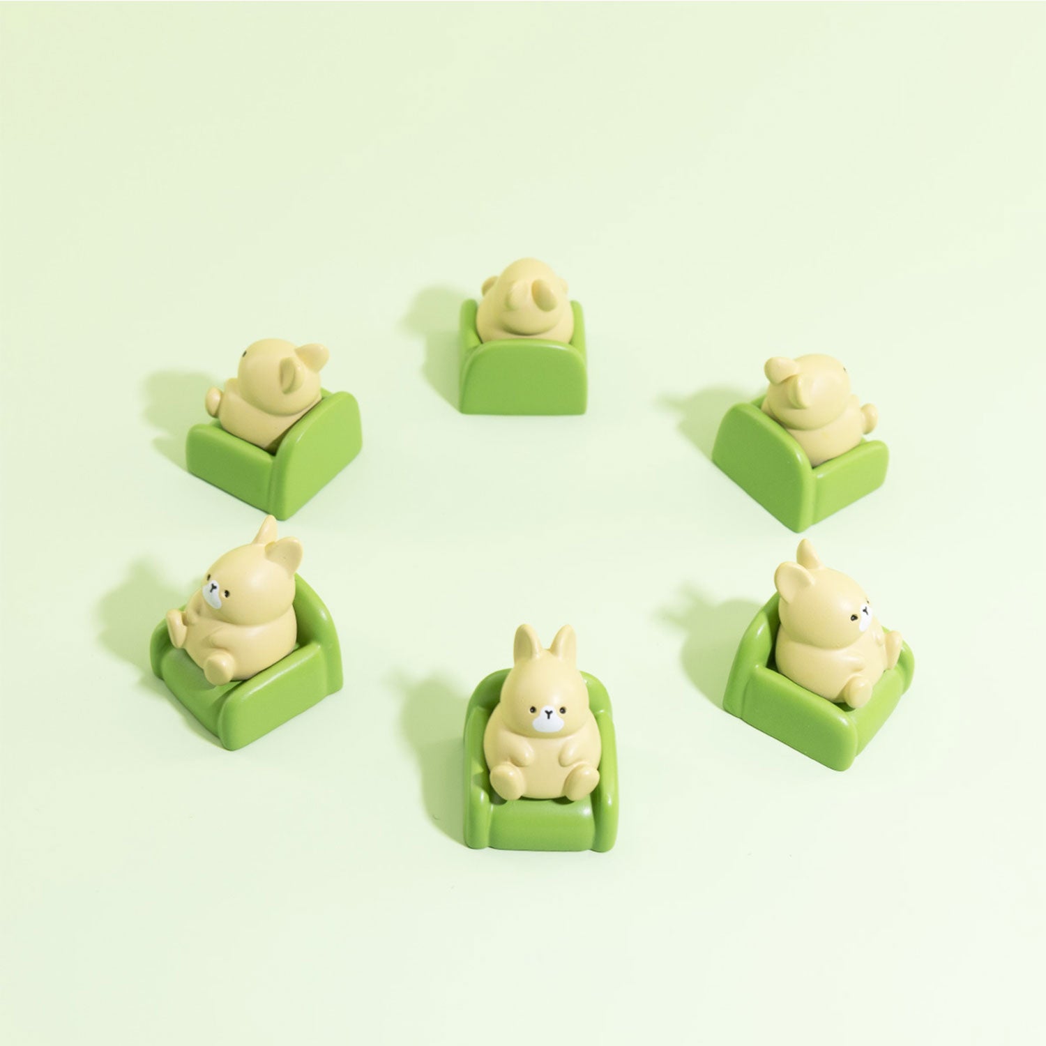 Leisure Time Theme, Small Animals Sitting on Sofa, Resin Spray Personalized Keycaps, Art Design Keycaps
