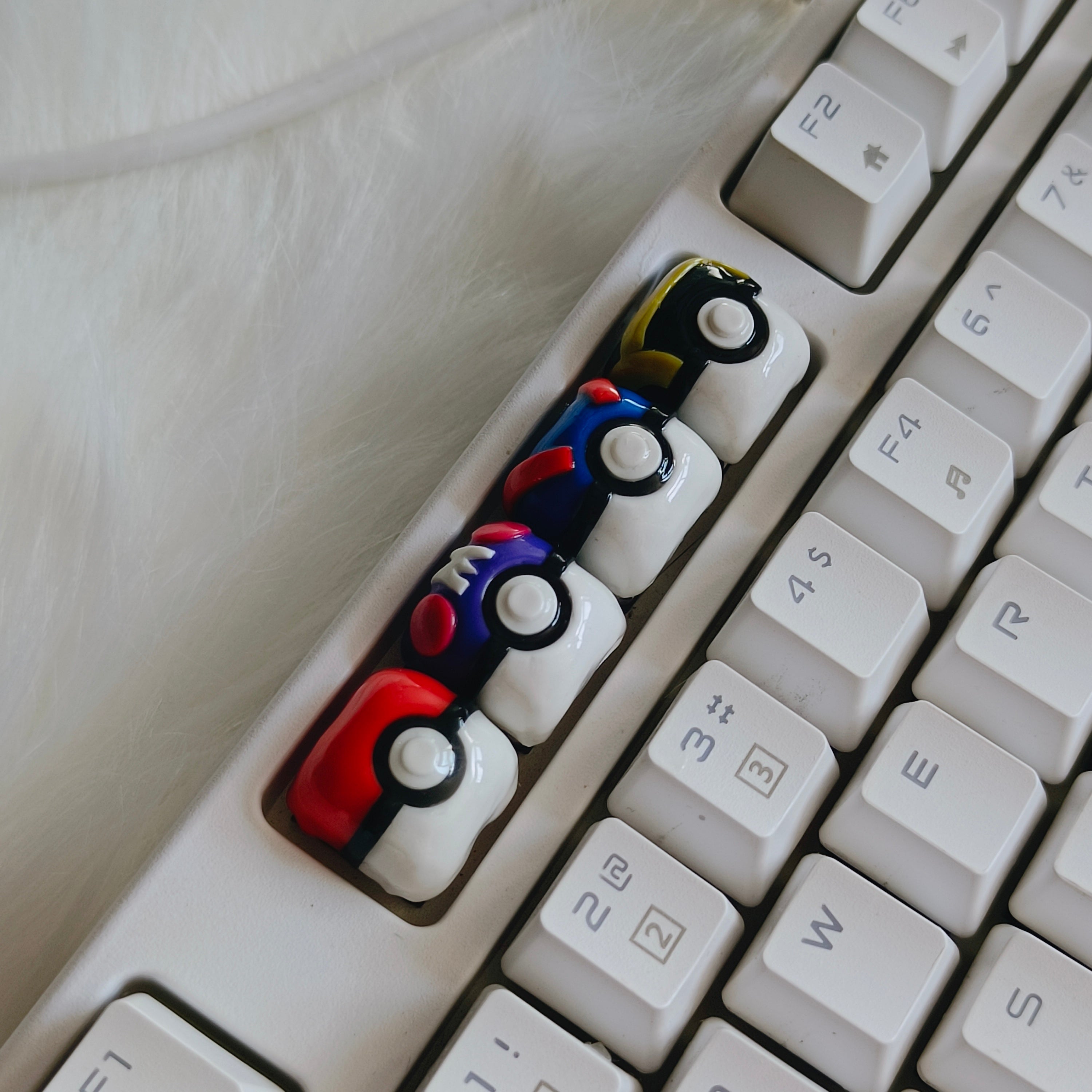 Pok é Ball, POLYMER CLAY material handmade 1U personalized keycap. Anime game props, peripheral culture, creative keycaps
