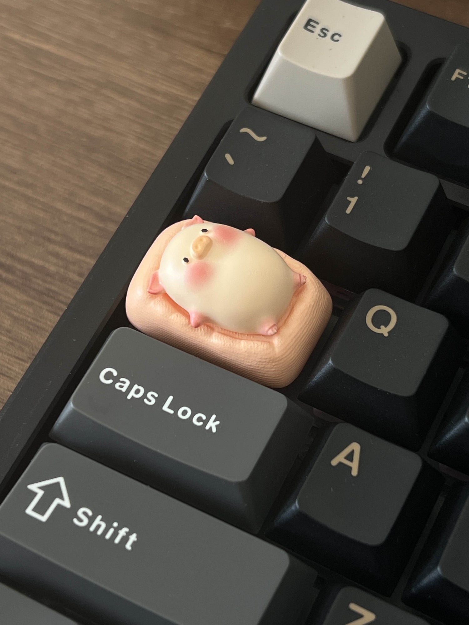 Lying flat pig personality keycap handmade resin cute keycap mechanical keyboard keycap