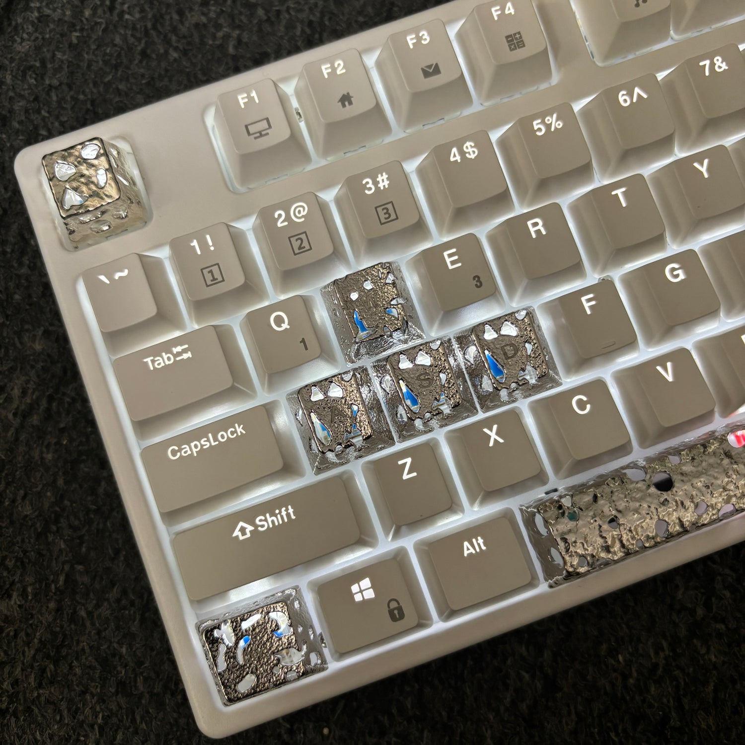 Pure copper and white copper, brass personalized hollow transparent keycaps, metal decorative keycaps