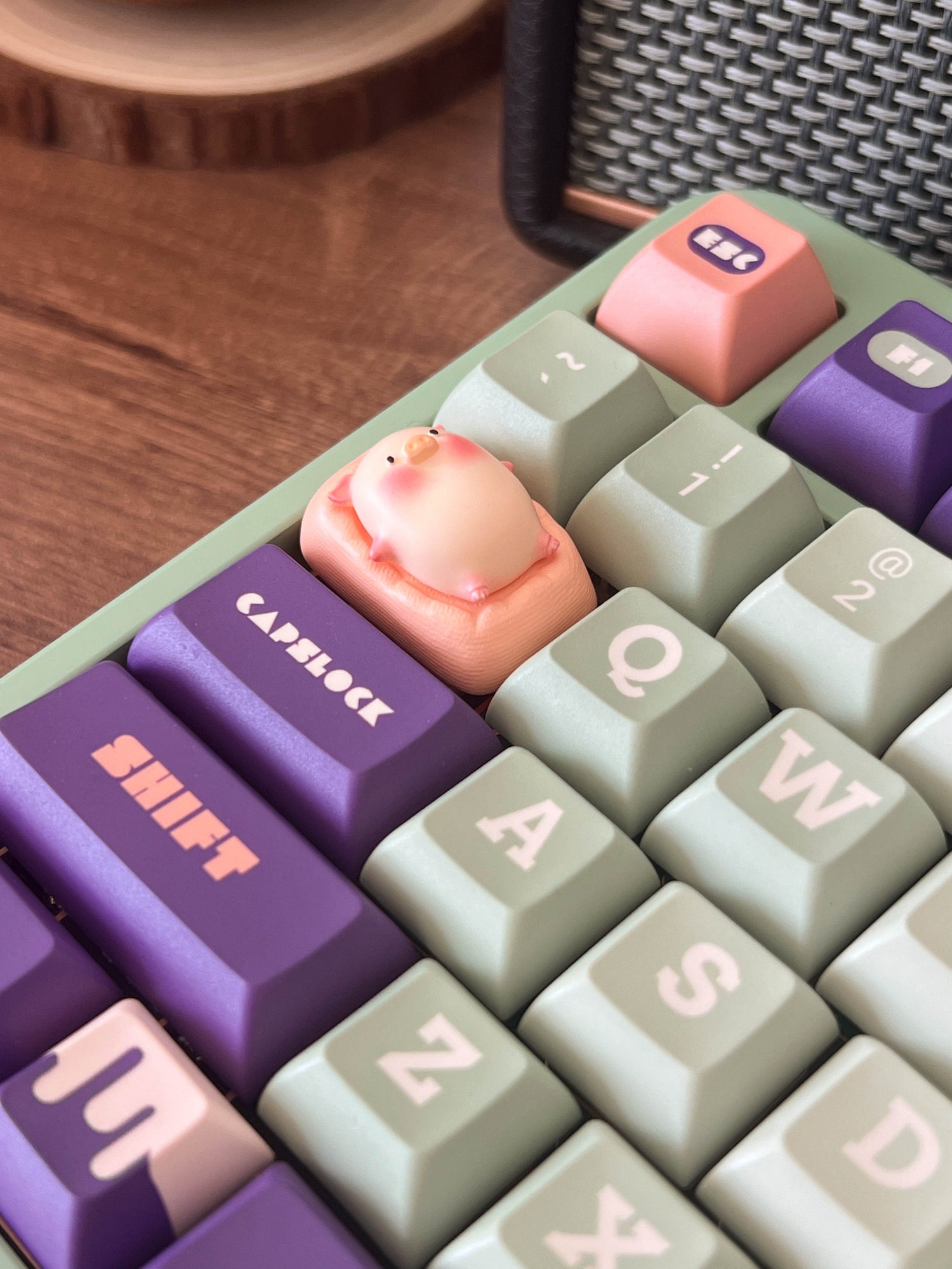 Lying flat pig personality keycap handmade resin cute keycap mechanical keyboard keycap