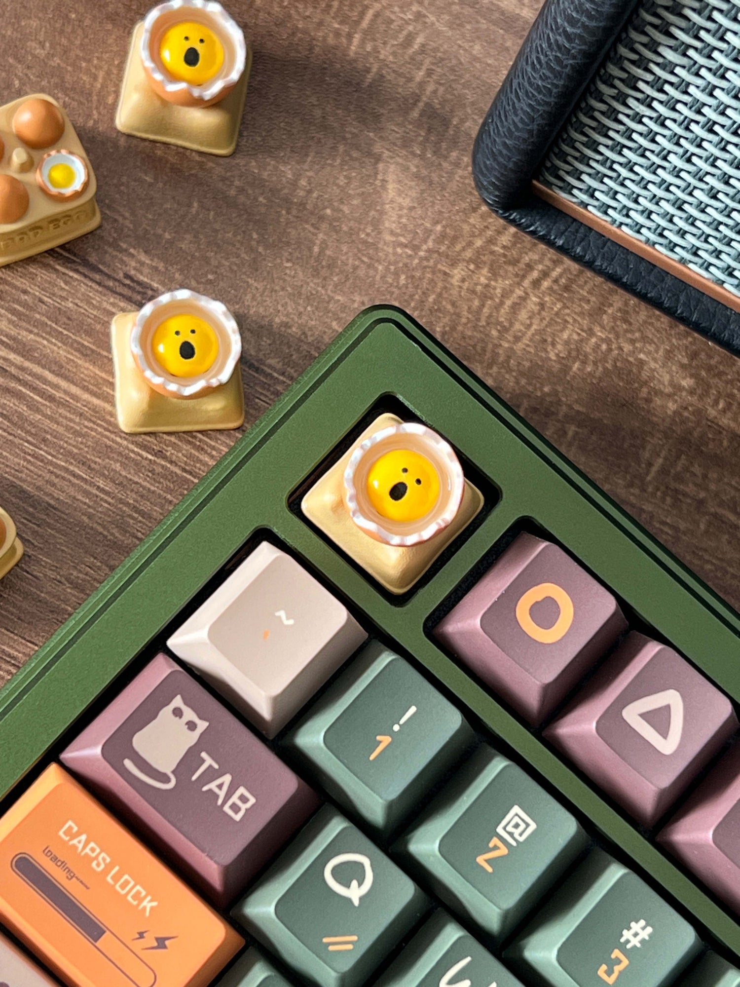 Screaming eggs, resin coated personalized keycaps, keyboard decorative keycaps, funny keycaps.