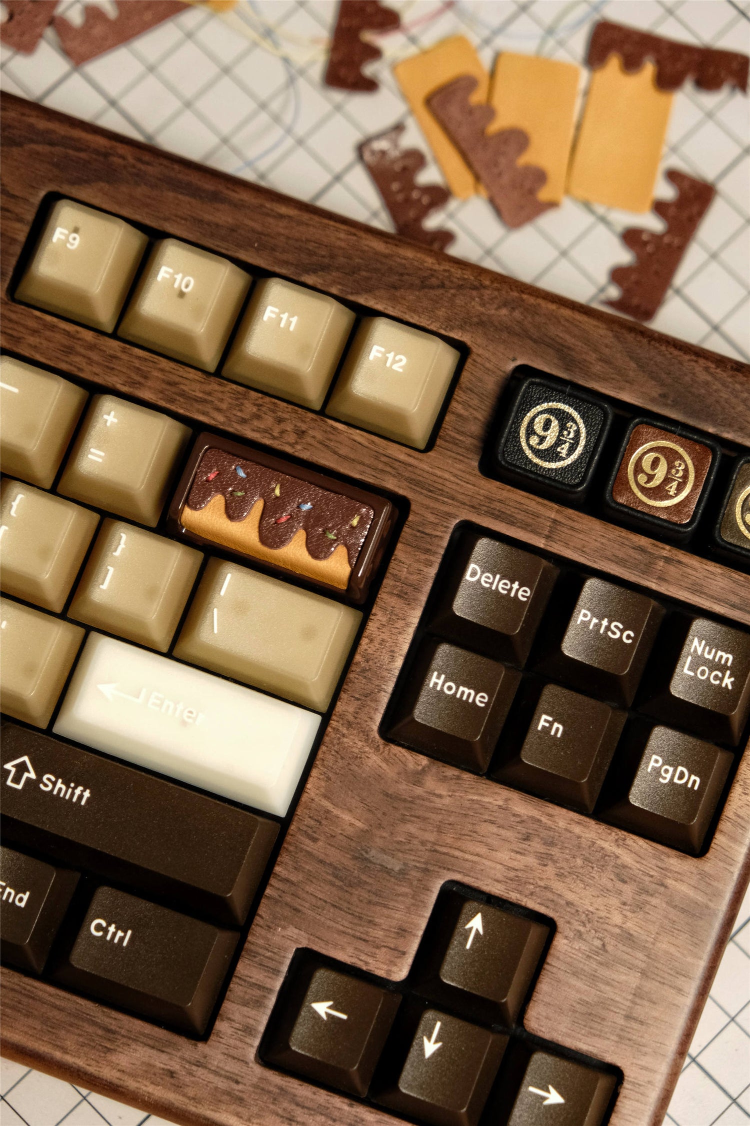 Delicious cake, 2U leather+resin personalized keycaps, mechanical keyboard decorative keycaps, food art creative keycaps