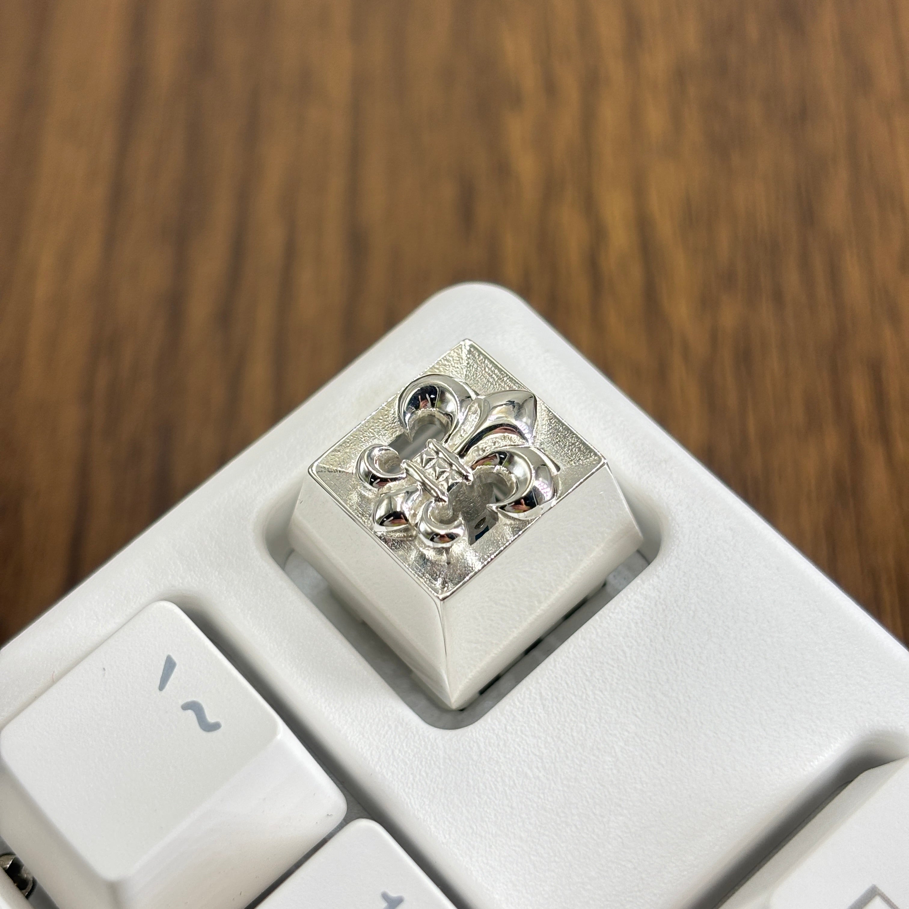 Chrome Hearts style, full keyboard key positions, 925 sterling silver custom trendy cultural keycaps, fashionable and personalized artistic decorative keycaps.