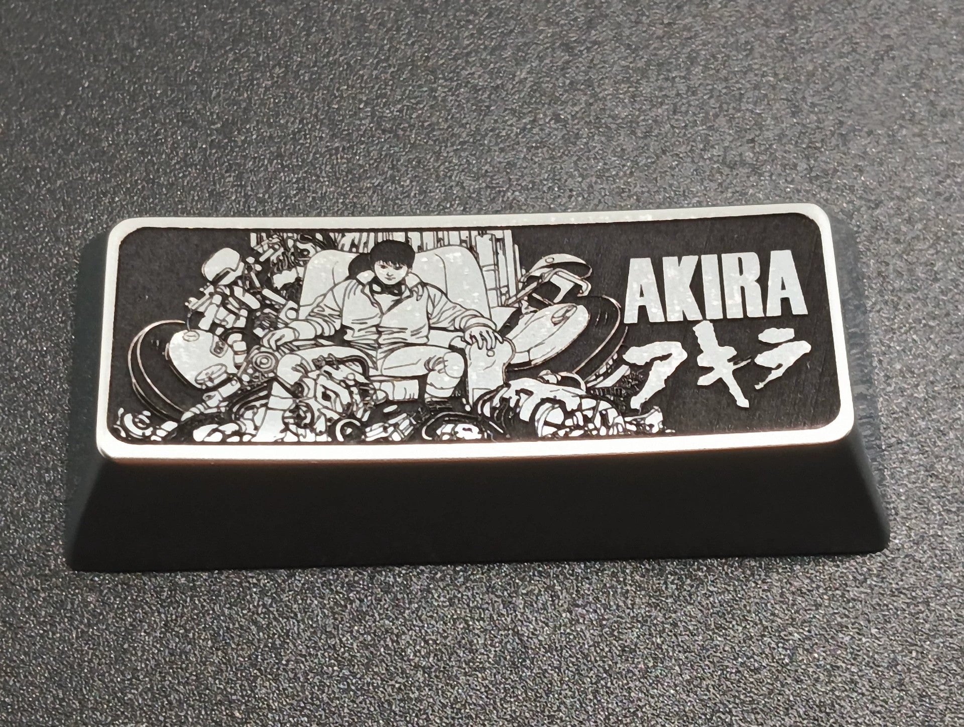 Akira, Cyberpunk 2.25U metal personalized keycap, available in zinc, aluminum, titanium, optional. Anime game culture creative decoration keycaps