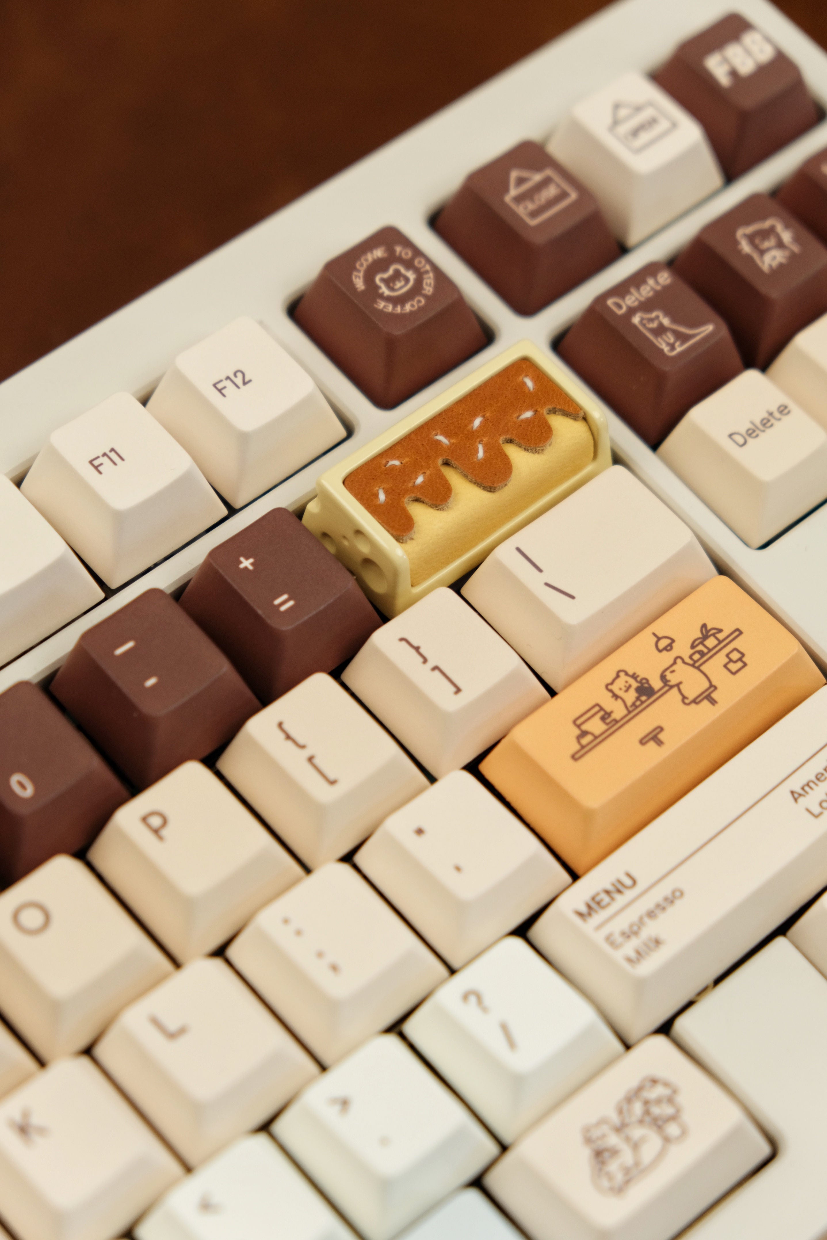 Delicious cake, 2U leather+resin personalized keycaps, mechanical keyboard decorative keycaps, food art creative keycaps