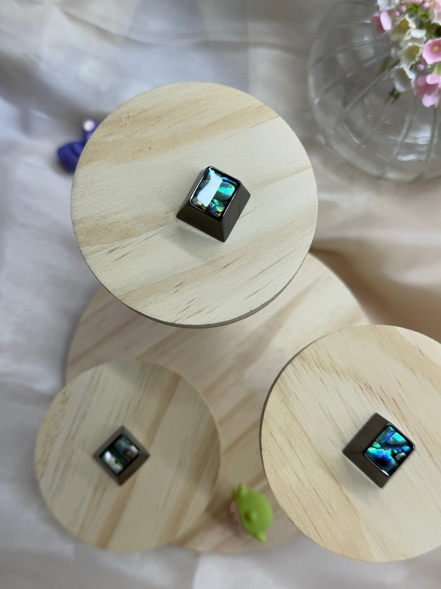Shell keycaps Aurora color original factory R4 metal shell keycaps, personalized keycaps, decorative colorful creative keycaps