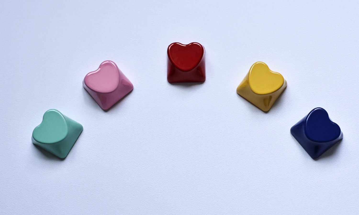 heart shape aluminum alloy keycaps, metal shaped personalized keycaps, metal baked paint, CNC machining, customized mechanical keyboard decoration keycaps
