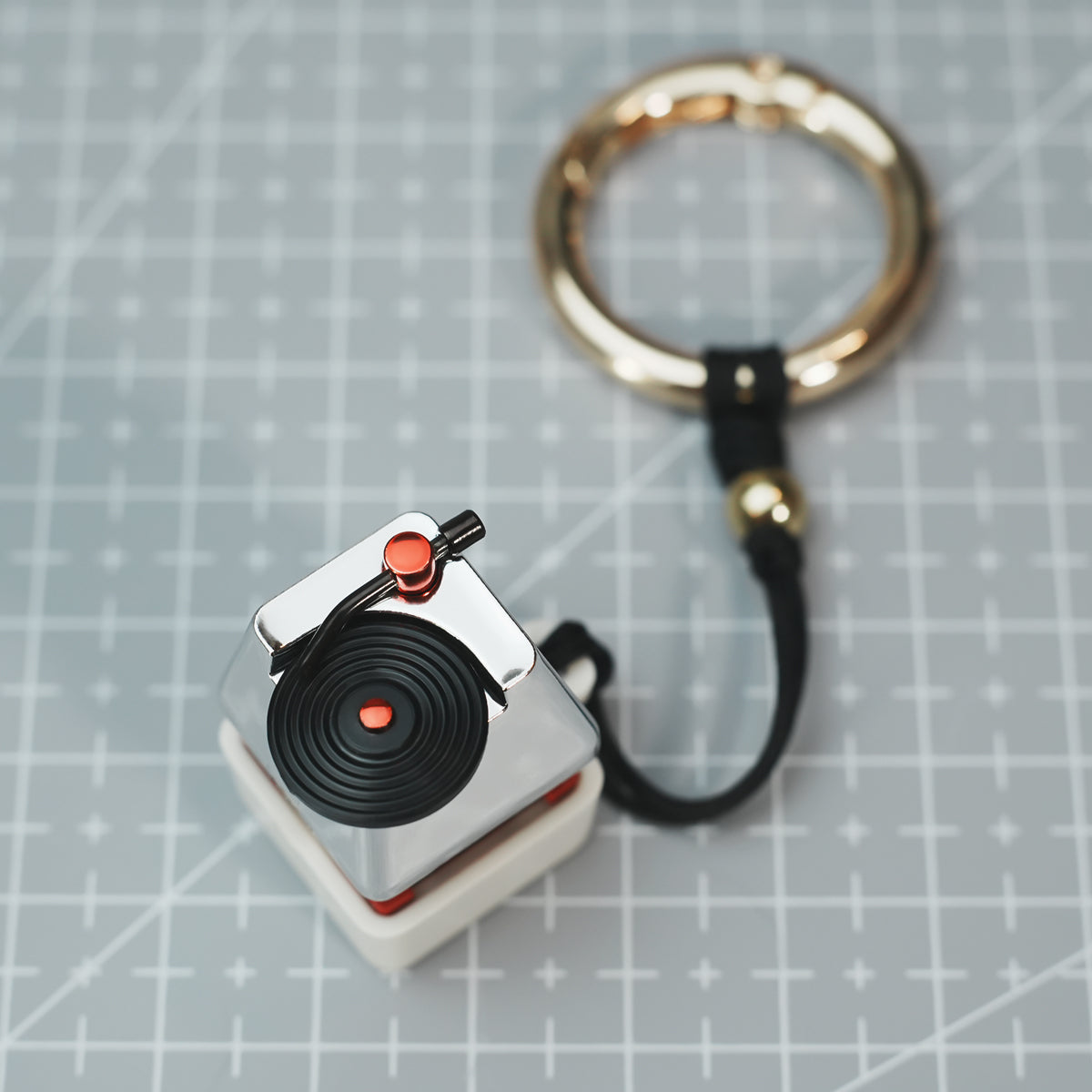 Personalized keycaps, vinyl reverberating records, magnetic suction decompression, movable single axis tester, mechanical keyboard decoration keycaps