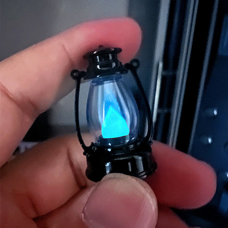 The original design of the kerosene lamp keycap is made of transparent resin material, which can emit light at night.