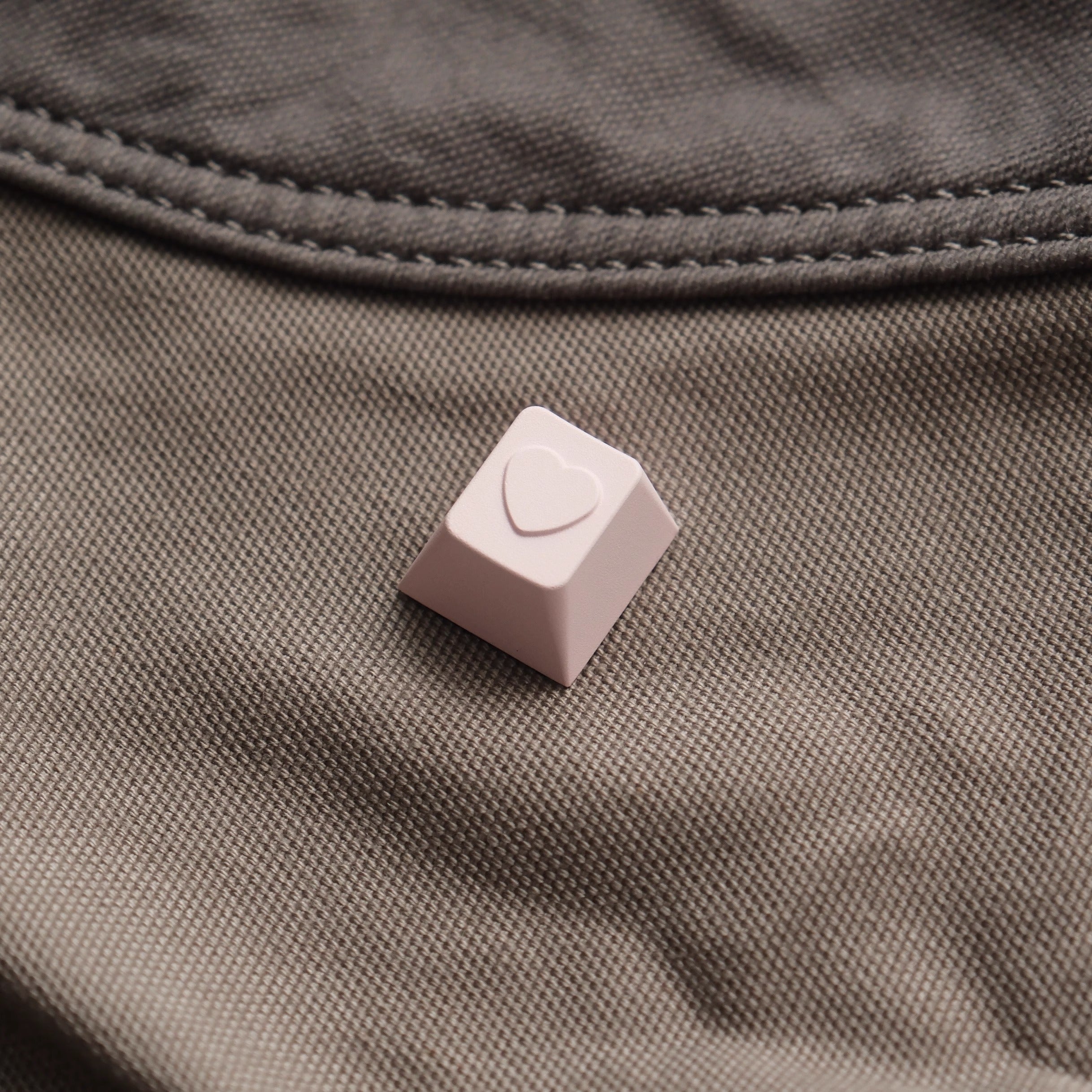 Love keycaps, personalized and simple ESC metal keycaps, CNC customized keyboard, original factory R4 height