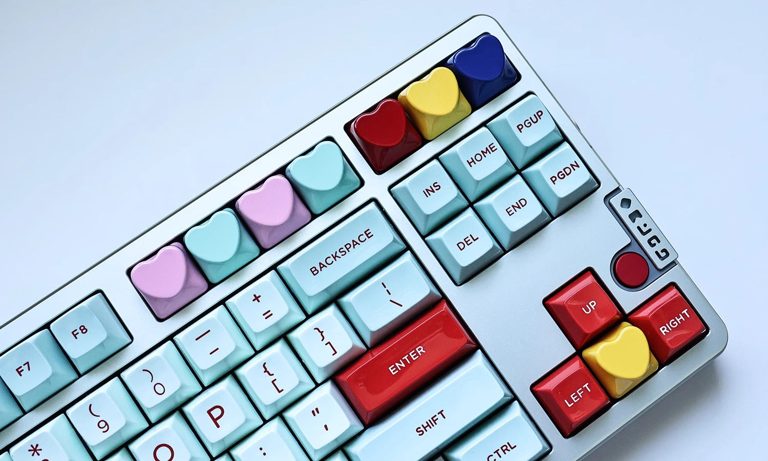 heart shape aluminum alloy keycaps, metal shaped personalized keycaps, metal baked paint, CNC machining, customized mechanical keyboard decoration keycaps