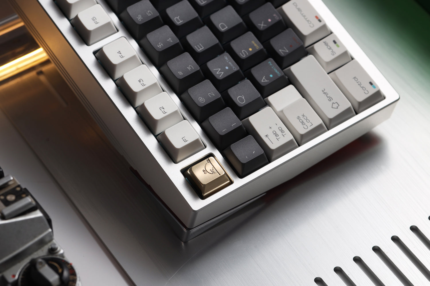 Whale minimalist design, metal carved personalized keycaps, creative decorative keycaps