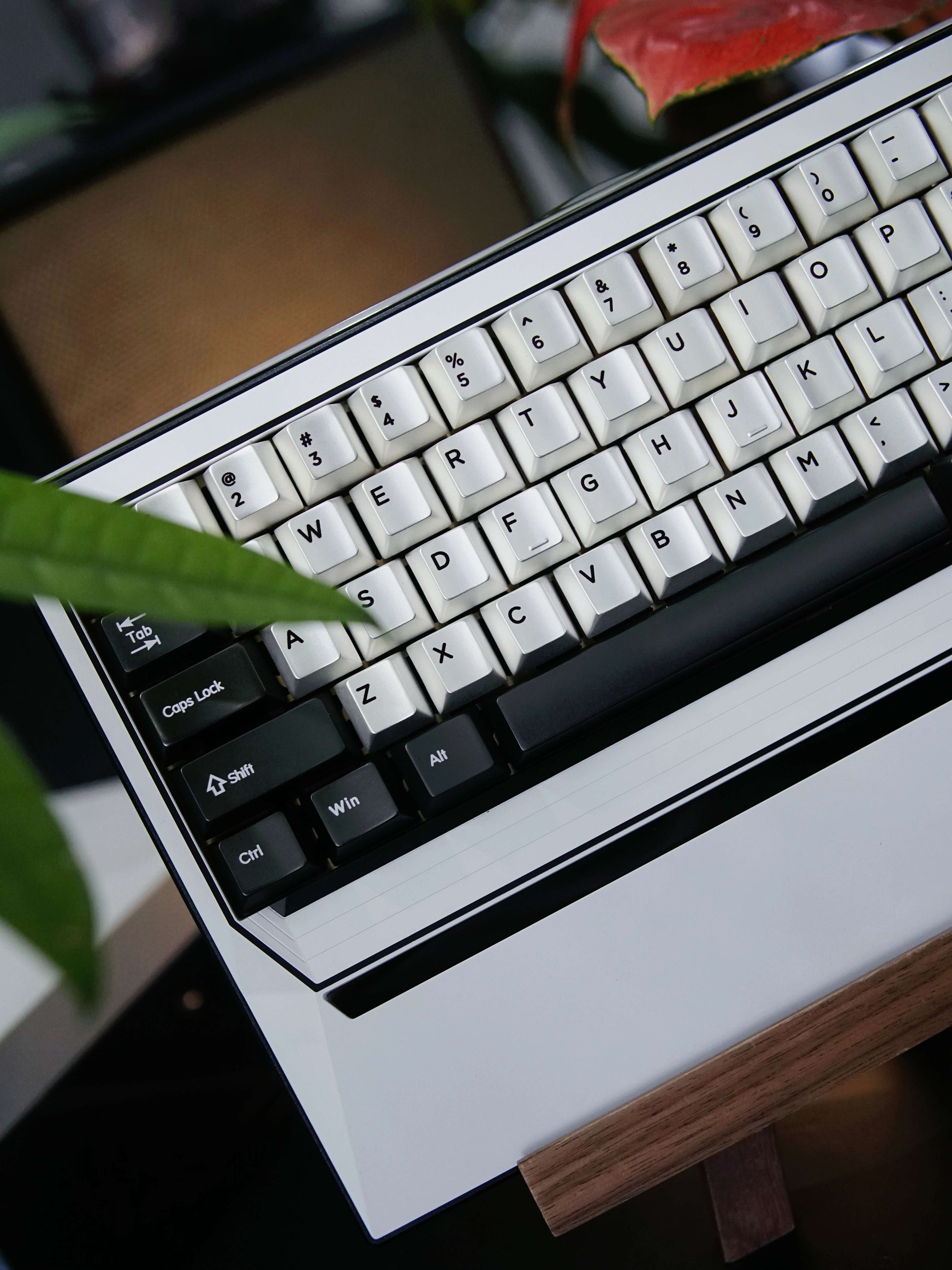 Black silver color scheme simple conventional style metal material CNC machining zinc alloy keycap set